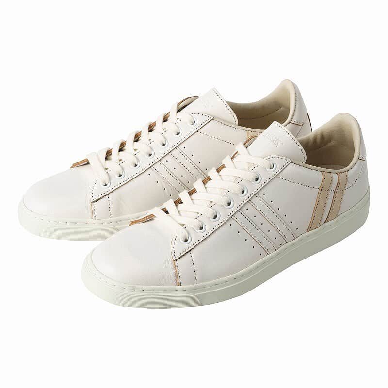 パトリックラボさんのインスタグラム写真 - (パトリックラボInstagram)「グースベイ・オイルワックス GB-OILWAX  アッパーはヌメレザーの表面を染料で染めた、透明感とナチュラルな雰囲気があるレザーを採用。オイルワックスで仕上げているため、経年変化が楽しめる一足です。白のみ顔料染めとなります。  素材　ステアレザー 生産国　日本  #patrick_labo #patrickshoes #sneaker #sneakers #shoes #kicks #靴 #instashoes #instakicks #sneakerhead #sneakerheads #nicekicks #sneakerfreak #kickstagram #shoestagram #patrickshoes #パトリック #パトリックスニーカー #madeinjapan #french #patrickpeople #patrick #新作情報 #大人スニーカー」2月9日 15時32分 - patrick_jpn