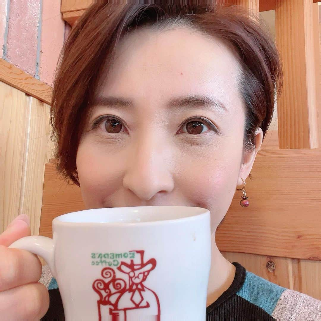 水田竜子さんのインスタグラム写真 - (水田竜子Instagram)「久しぶりのコメダ☕️ ・ ・ ・ #水田竜子 #Japan #singer #演歌 #コメダ #コメダ珈琲店  #コメダブレンドたっぷりサイズ  #ちょうどいい」2月9日 15時38分 - mizuta.ryuko