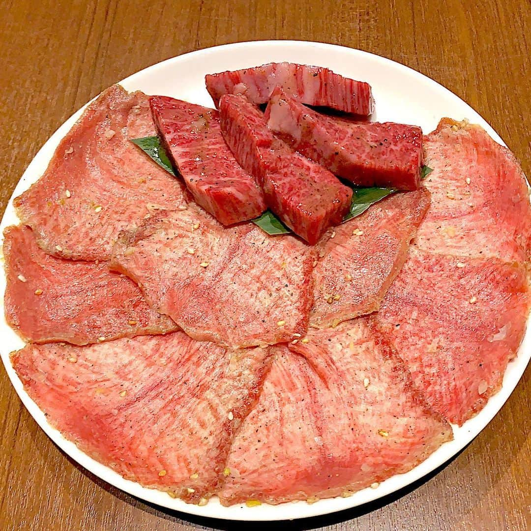 大槻ひびきさんのインスタグラム写真 - (大槻ひびきInstagram)「焼肉うしごろ表参道店 (@ushigoro_yakiniku) へ行ってきました🥳 女子会✨ お肉おいしかったー🧡 もう美味しすぎて みんなお肉にメロメロ🥺🧡 早めの時間に解散😊 また行こうね！！ #焼肉 #表参道 #yum #yummy」2月9日 6時57分 - yanhibi0221