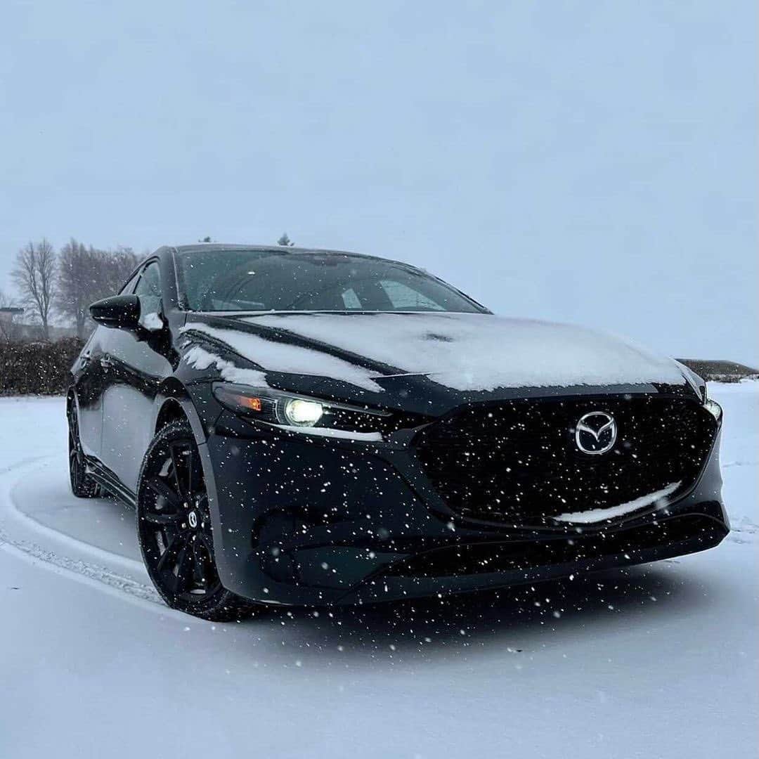 MAZDA Canadaのインスタグラム：「Equipped with available i-Activ AWD, the Mazda3 sport provides a dynamic and capable drive. 📸: @sandrosalvatore」