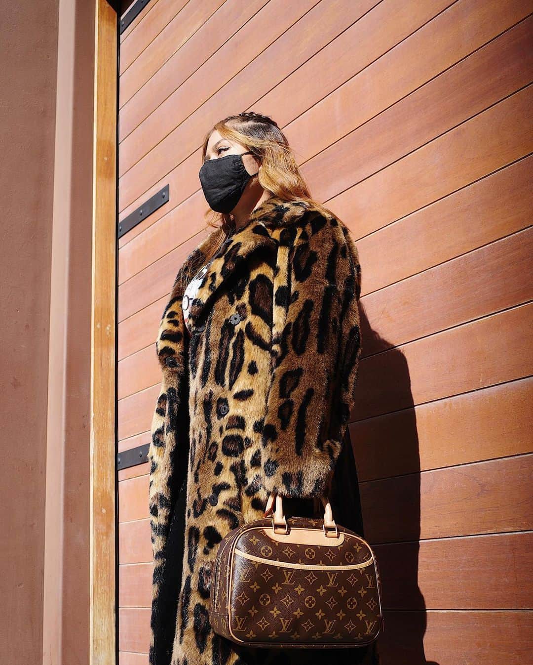 2nd STREET USAさんのインスタグラム写真 - (2nd STREET USAInstagram)「Cold weather can’t stop the drip💧 🧊❄️🥶 . . Stand Studio Leopard Faux Fur Coat Size 42 $109 Louis Vuitton Monogram Hand Bag $699 Palm Angeles Heels Size EU36 $249 . . #2ndstreetusa #2ndstreetchelsea #secondhand #secondhandfirst #sustainability #thrift #standstudio #louisvuitton #palmangels #designer #vintage #fashion #prada #dior #fendi #hermes #gucci #newyork #newyorkcity #nyc #chelsea」2月9日 7時01分 - 2ndstreetusa