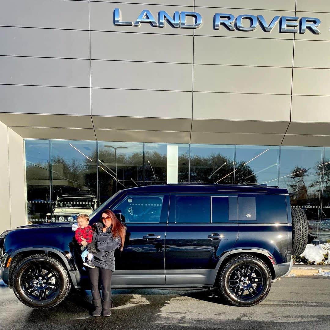 ディーナ・ニコール・コルテーゼのインスタグラム：「It was time to get a bigger car .. with another baby comes a lot of sh*t lol ..at least how I roll .. I’m that mom that packs everything and the kitchen sink .. had such a great experience finding our new family car..thank you  @michael_lipani for all your help ❤️ also how cute is C in his mask .. he’s doing great at keeping it on .. such a proud mommy 🥰 #defender」