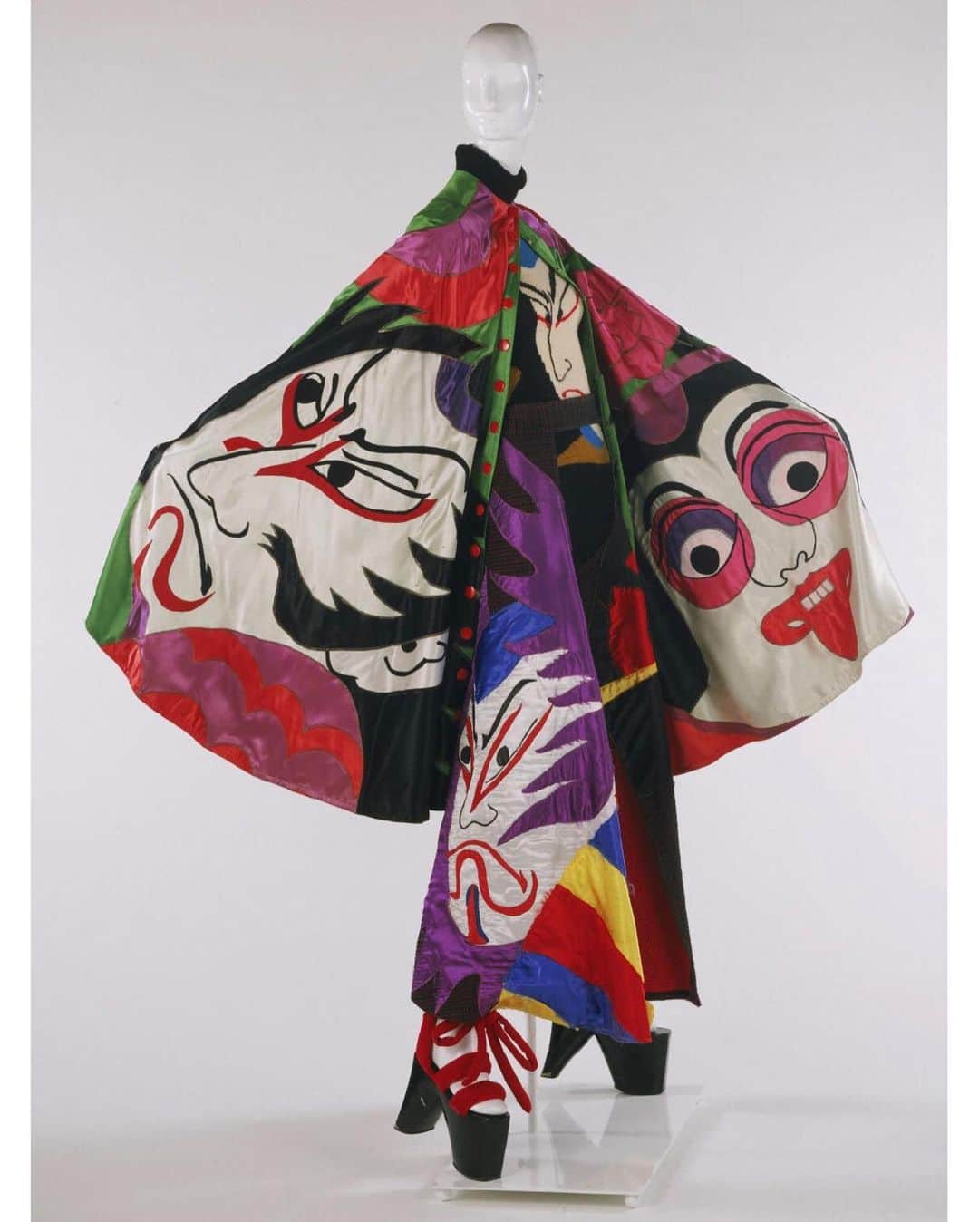 フィラデルフィア美術館さんのインスタグラム写真 - (フィラデルフィア美術館Instagram)「#KansaiYamamoto, who was born #onthisday in 1944, is known as one of the founding fathers of Japanese contemporary fashion. His exuberant designs were inspired by the colorful art of Japan’s Momoyama period (1568–1615) and traditional Kabuki theater.  "Woman's Playsuit: Halter Top, Shorts, Arm Guards, Leg Guards, and Hood," 1971, designed by Kansai Yamamoto. "Woman's Ensemble: Cape, Bodysuit, Chaps, and Clogs," 1971, designed by Kansai Yamamoto. "Woman's Ensemble: Cape, Pants, and Clogs," 1973, designed by Kansai Yamamoto. "Woman's Ensemble: Dress and Jacket," 1973, designed by Kansai Yamamoto.」2月9日 7時13分 - philamuseum
