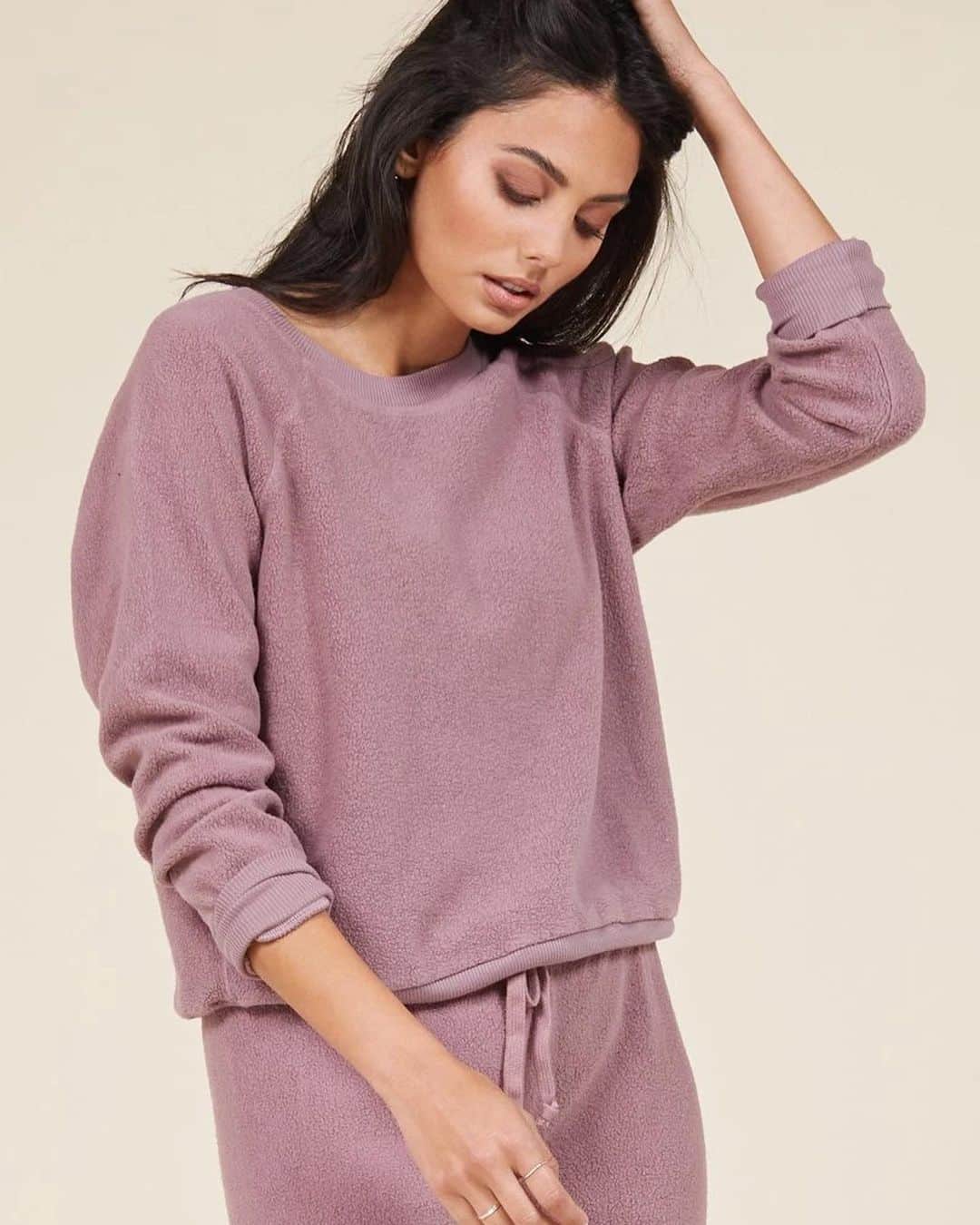 エルエーメイドのインスタグラム：「GALENTINES SALE 💖 20% off all items in our “galentines” collection. Slide to see some items you can wear for a lounging night in with your girls and/or your significant other.」