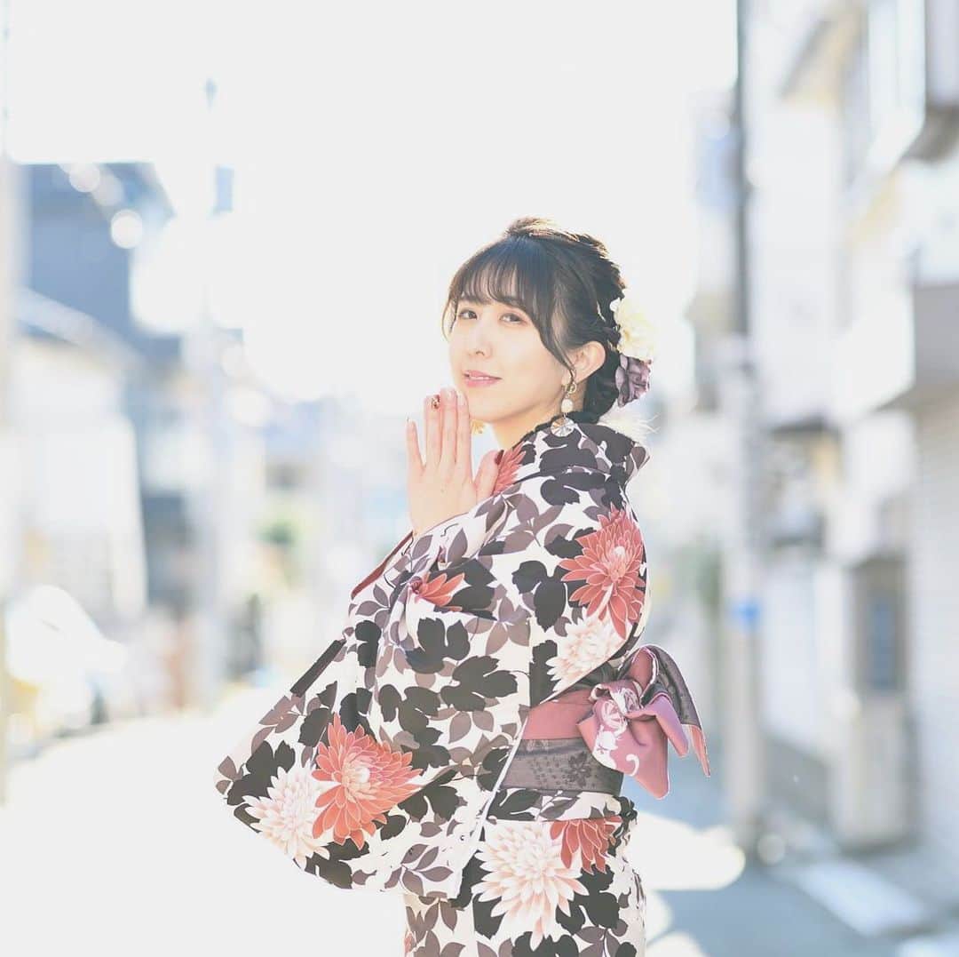 井上麗夢のインスタグラム：「☀️﻿ ﻿ ﻿ 今日めちゃくちゃ快晴だけど﻿ 今日めちゃくちゃ寒いみたい﻿ ﻿ ﻿ なので﻿ めちゃくちゃに洗濯しようと思う﻿ ﻿ ﻿ ﻿ ﻿ なんだか全然寝れてないのに﻿ とっても元気だから﻿ 今日もがんばろー🏃‍♀️🏃‍♀️﻿ ﻿ ﻿ _______________﻿ ﻿ 2/13 女優撮影会﻿ ﻿ #カメラマン募集﻿ #撮影会モデル﻿ ﻿ __________﻿ ﻿ 【#YouTube】﻿ ﻿ 2/14(日)20:00〜START﻿ 毎週、金日更新﻿ ﻿ 女子が吐露する「とろトーク」﻿ ただ、お酒飲んで喋ってる﻿ 私たちが楽しいだけのチャンネルです🥰❤️﻿ ﻿ ﻿ プロフィールトップページからリンク飛べます🙆‍♀️❤️﻿ ﻿ 「とろチャンネル」﻿ で検索するとたくさんでてきちゃうから﻿ 大変かもしれないけど、、笑笑﻿ 見つけてチャンネル登録してもらえたら﻿ とってもうれしいなー！！﻿ ﻿ ﻿ お題のストックは50個以上！﻿ めちゃくちゃに喋り倒して﻿ 飲み倒します！！！！﻿ ﻿ ﻿ __________﻿ ﻿ ﻿ ﻿ Twitter:@Remu_19﻿ ﻿ ﻿ ﻿ #カメラ女子 #カメラ女子部 #ipone #東京写真部 #写真部 #instagood  #clubhouse #olympuspen #写真好きな人と繋がりたい  #写真を撮るのが好きな人と繋がりたい  #カメラ好きな人と繋がりたい #カメラマン募集 #ファインダー越しの私の世界  #フィルター越しの私の世界 #ポートレート #ポートレートモデル #女優 #井上麗夢　#YouTube #ダイエット #写真集 #被写体モデル #被写体 #撮影会モデル #撮影会 #断捨離　#撮影会」