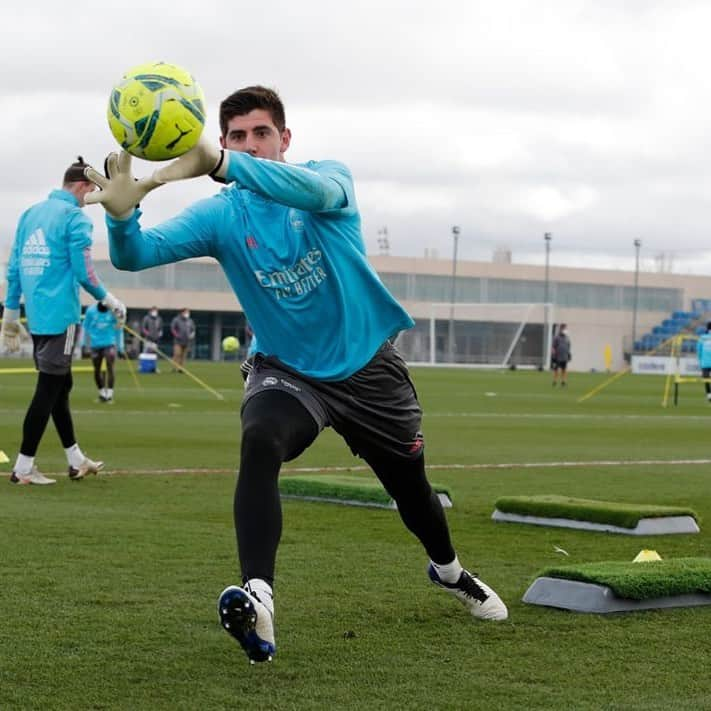 ティボ・クルトゥワさんのインスタグラム写真 - (ティボ・クルトゥワInstagram)「Esto no para! Listos para volver a Valdebebas y enfrentarnos al Getafe! #HalaMadrid」2月9日 7時36分 - thibautcourtois