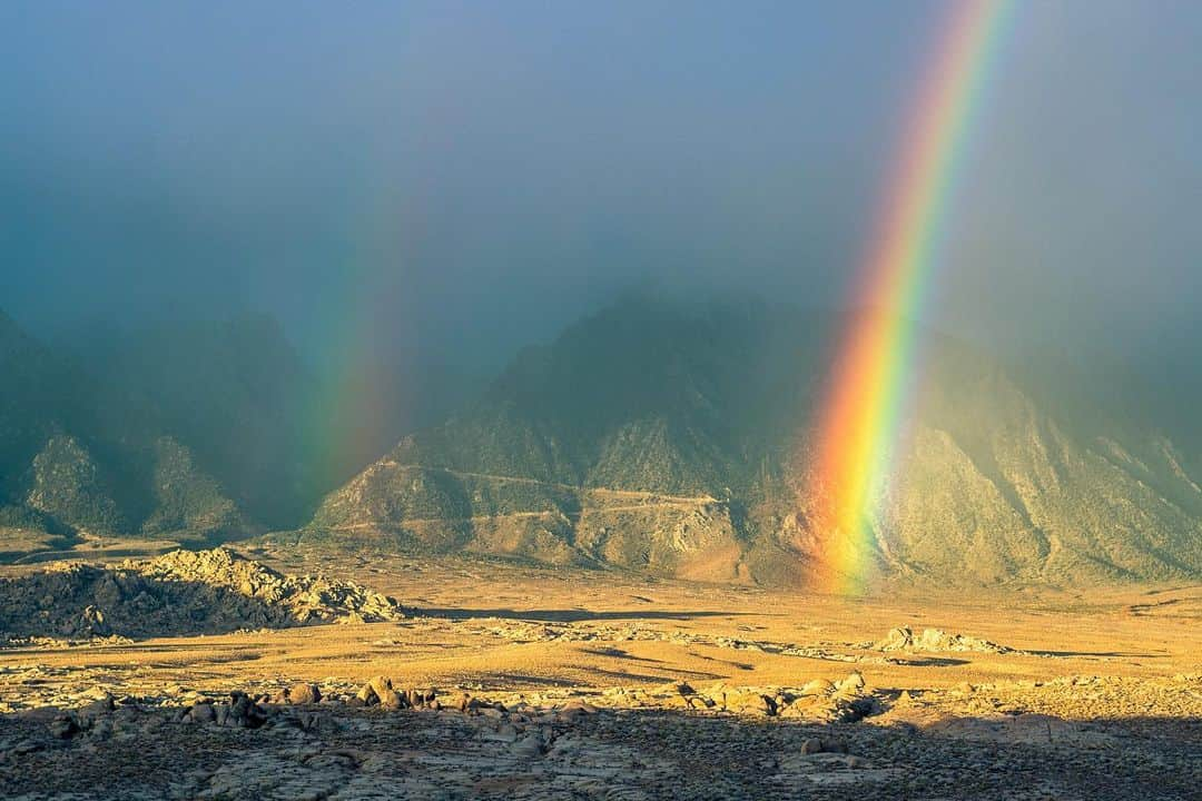 patagoniaさんのインスタグラム写真 - (patagoniaInstagram)「As visitation increases year after year, the Alabama Hills are experiencing rapid transformation and the impacts that come with it. ⁠The popularity of rock climbing has been surging at an unsustainable pace. But some people are working to ensure that it doesn’t get loved to death.⁠⁠  ⁠⁠ Follow the link in bio to read “Freedom of the Hills”.⁠⁠ ⁠⁠ Photos: Matthew Tufts / @matthew_tufts」2月9日 7時48分 - patagonia