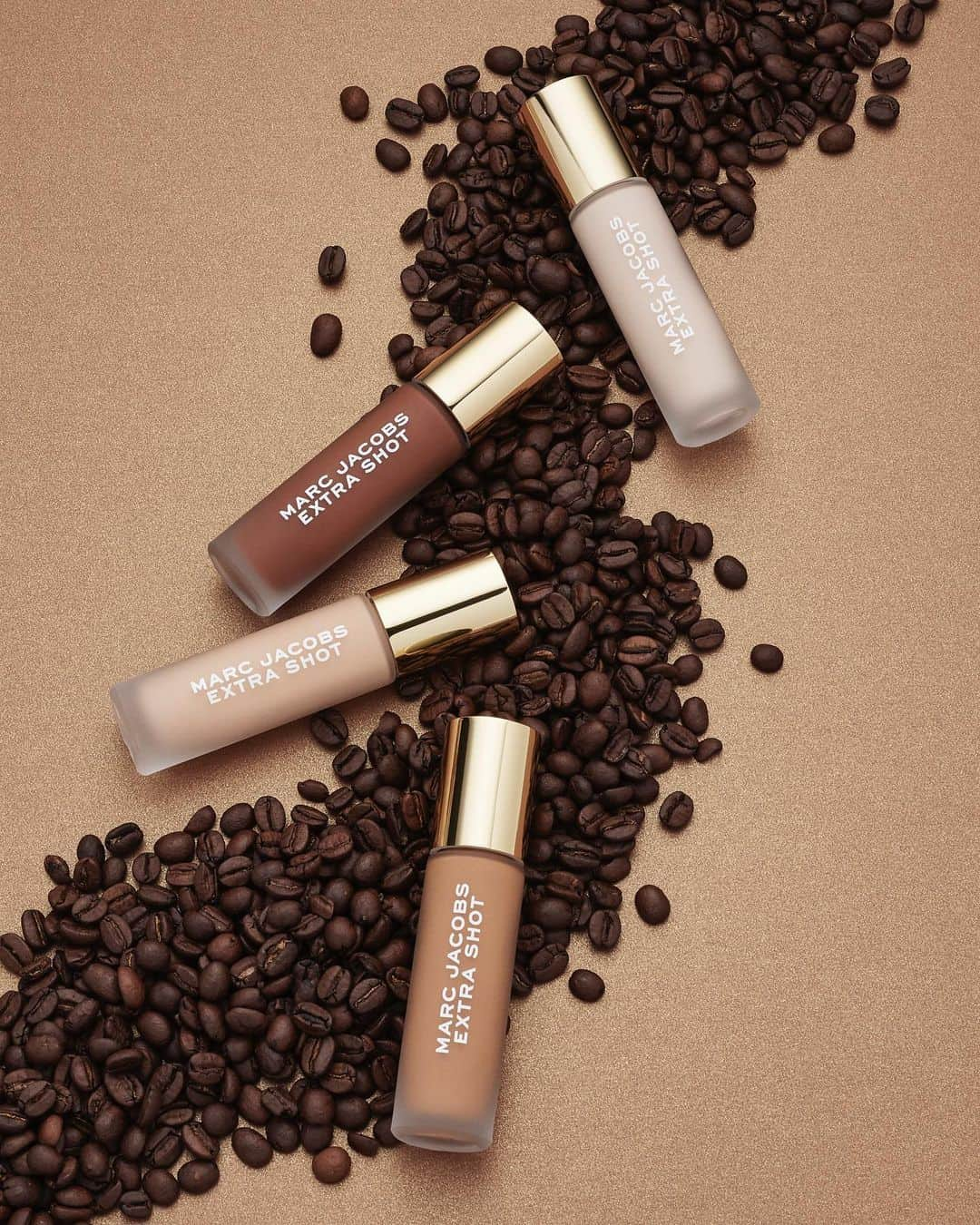 Marc Jacobsさんのインスタグラム写真 - (Marc JacobsInstagram)「Introducing Extra Shot Caffeine Concealer and Foundation from @MarcJacobsBeauty ☕ Creamy, caffeine-infused coverage visibly brightens and re-energizes skin.  Shop now on marcjacobs.com.  Photographed by @JonInNewYork」2月9日 7時46分 - marcjacobs