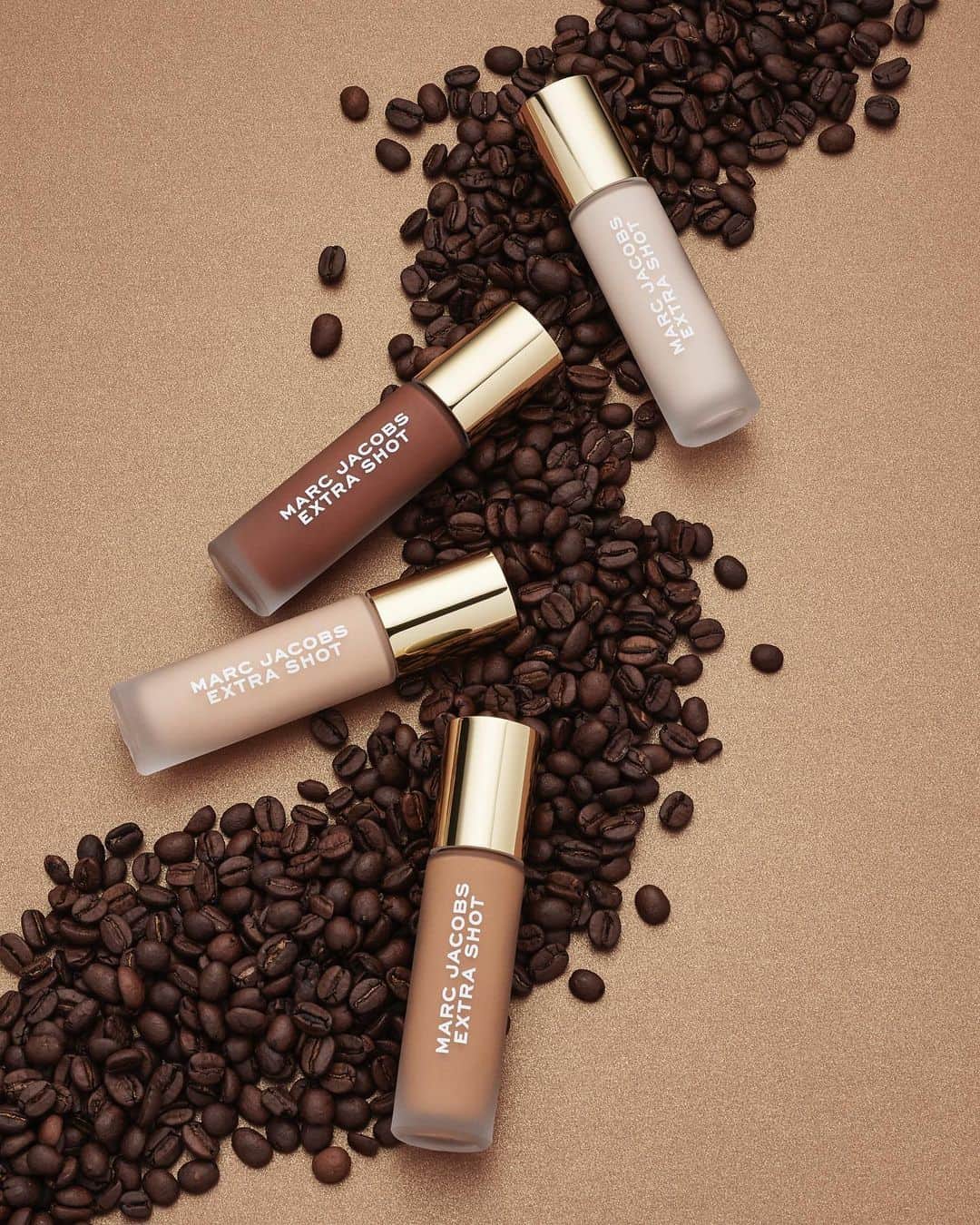 Marc Jacobsのインスタグラム：「Introducing Extra Shot Caffeine Concealer and Foundation from @MarcJacobsBeauty ☕ Creamy, caffeine-infused coverage visibly brightens and re-energizes skin.  Shop now on marcjacobs.com.  Photographed by @JonInNewYork」