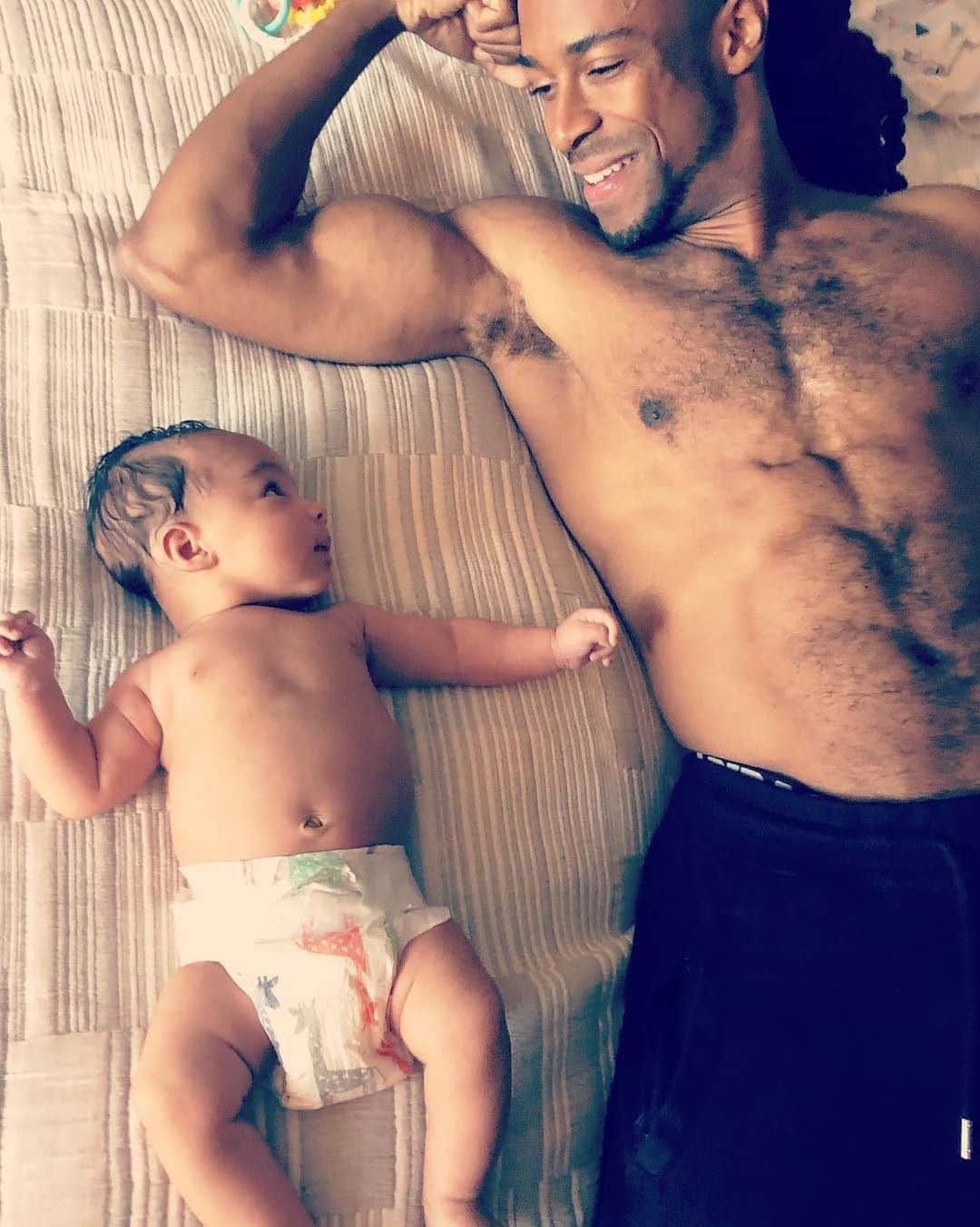 The Honest Companyさんのインスタグラム写真 - (The Honest CompanyInstagram)「Meet our #ManCrushMonday @djwillgill and his adorable baby boy. 💪⁣ ⁣ “I’m 2 months old today. Sorry Dad, I’m the man of the house now.” 😊⁣ ⁣ #regram ℅ @djwillgill」2月9日 8時05分 - honest