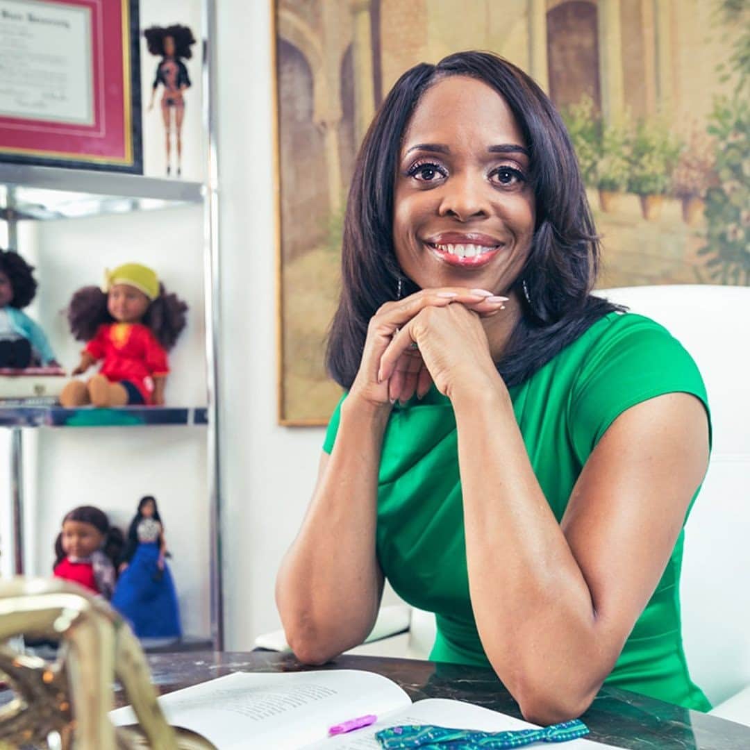 Wal-Mart Stores, Incのインスタグラム：「This #BlackHistoryMonth & beyond, we’re sharing the voices & visions behind some of our favorite Black-owned brands, like @thedrlisa & @thefreshdolls. Keep your eyes on our stories to meet the innovators bringing their brilliance to our shelves & learn how their products are changing the game for good. #BlackHistoryIsToday」