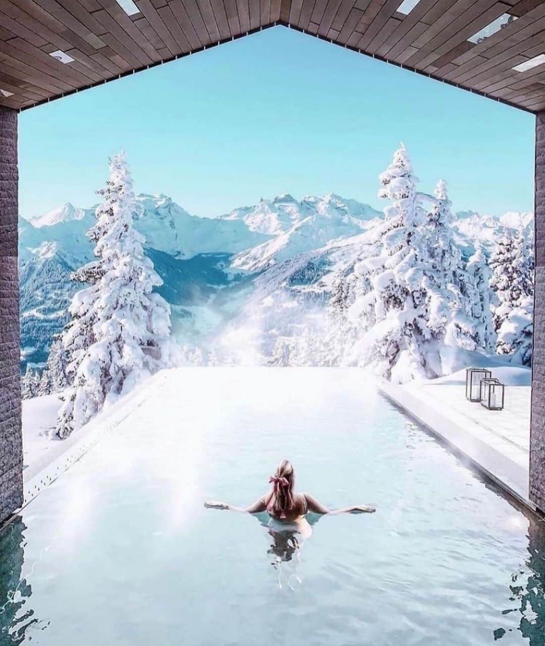 2.8 Milllon CAKESTERS!のインスタグラム：「Follow @top_luxuries and explore amazing locations and luxuries from around the world!⁠ .⁠ .⁠ ❤⁠ ⁠ 📸(@theblondmacaron)」