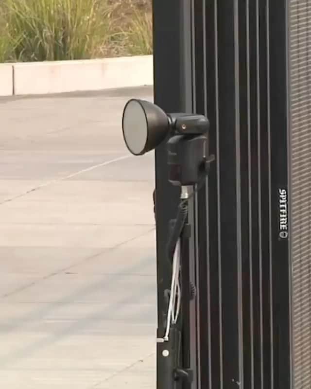 Stanceのインスタグラム：「🔨🔨🔨🔨... Check out our guy @neenwilliams in the latest @deathwishskateboards video “UNCROSSED”. 🎥 @tannerrowe @kaylannediaz  #punksandpoets  #stanceskateboarding」