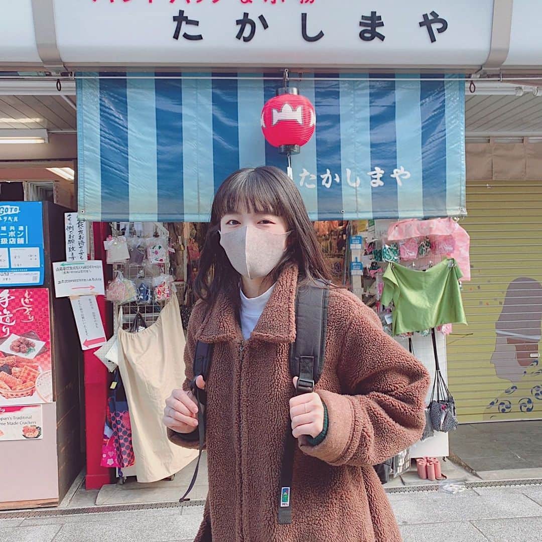 谷口朝香のインスタグラム：「最近ちょと春みたいでうれしい🌸 質問あったこのアウターは古着です！」