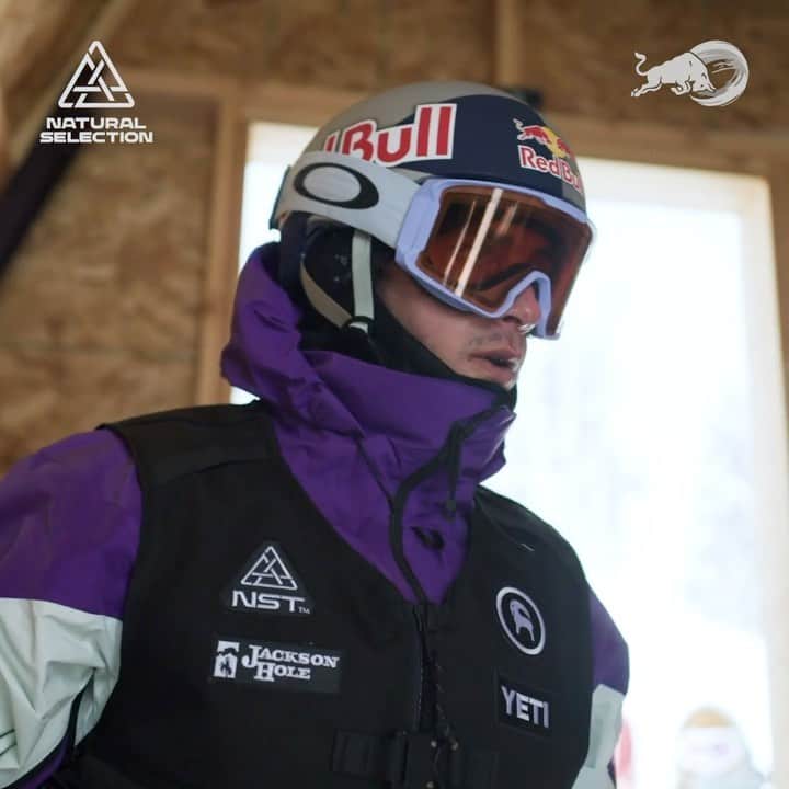 アナログクロージングのインスタグラム：「All eyes are on @naturalselection. #BurtonTeam riders @markmcmorris, @zoisynnott , @ben_ferguson, and @mikkel_bang drop in tomorrow at 9:30 MST.  Live streaming exclusively on Red Bull TV - Link In Bio.  @redbullsnow」