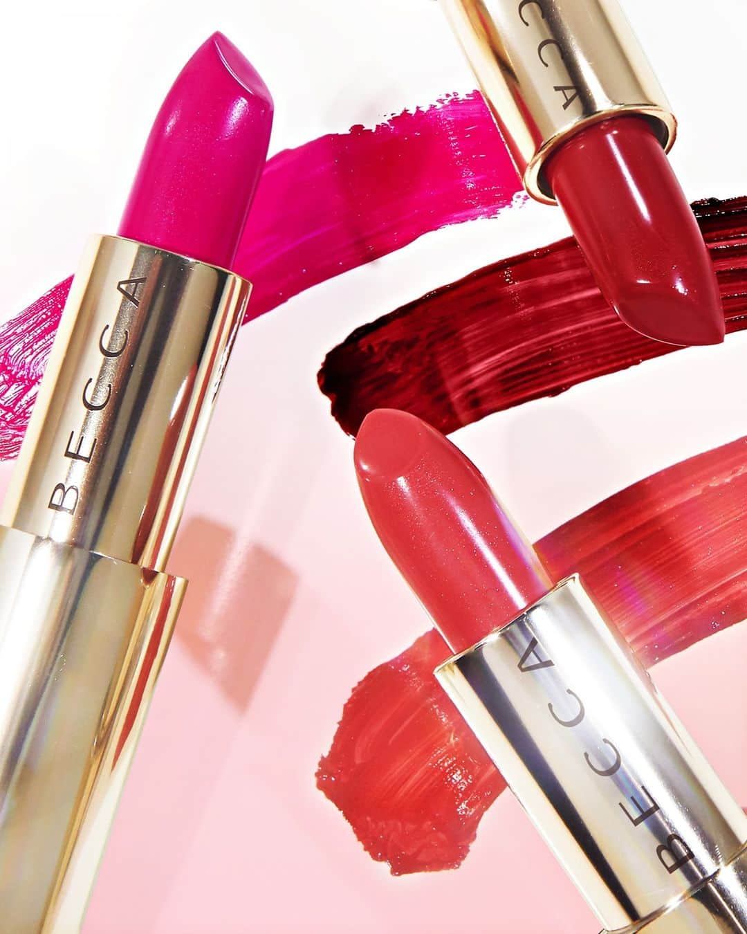 BECCAのインスタグラム：「Tell the truth. How many lipsticks do you have at the bottom of your bag right now? 💄💄💄   Comment below. 👇   - #ValentinesDay #lipstick #lippie #BECCAcosmetics #ownyourlight #glam #grwm #lippies」