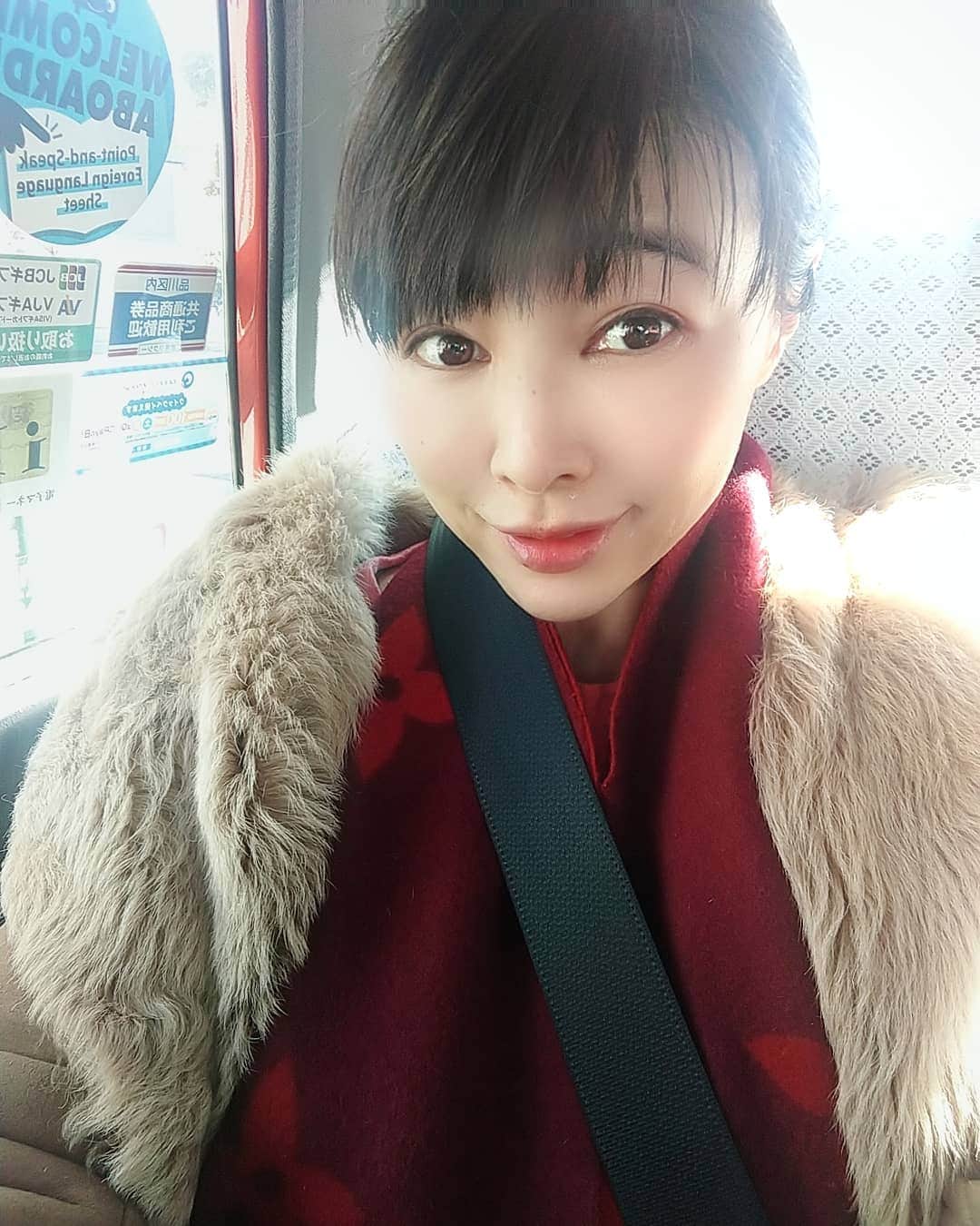 松坂南さんのインスタグラム写真 - (松坂南Instagram)「この日もピラティスへ⤴️  #グラドル自画撮り部  #noファンデ  #素肌生活  #小顔 #美肌 #model  #selfie」2月9日 9時30分 - minami_matsuzaka