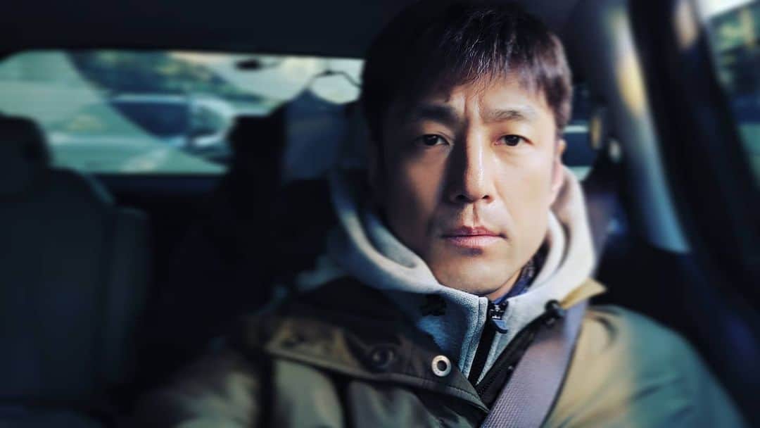 チ・ジニさんのインスタグラム写真 - (チ・ジニInstagram)「@ikkle_entertainment #출근🚌 #쌀쌀하다」2月9日 9時46分 - actor_jijinhee