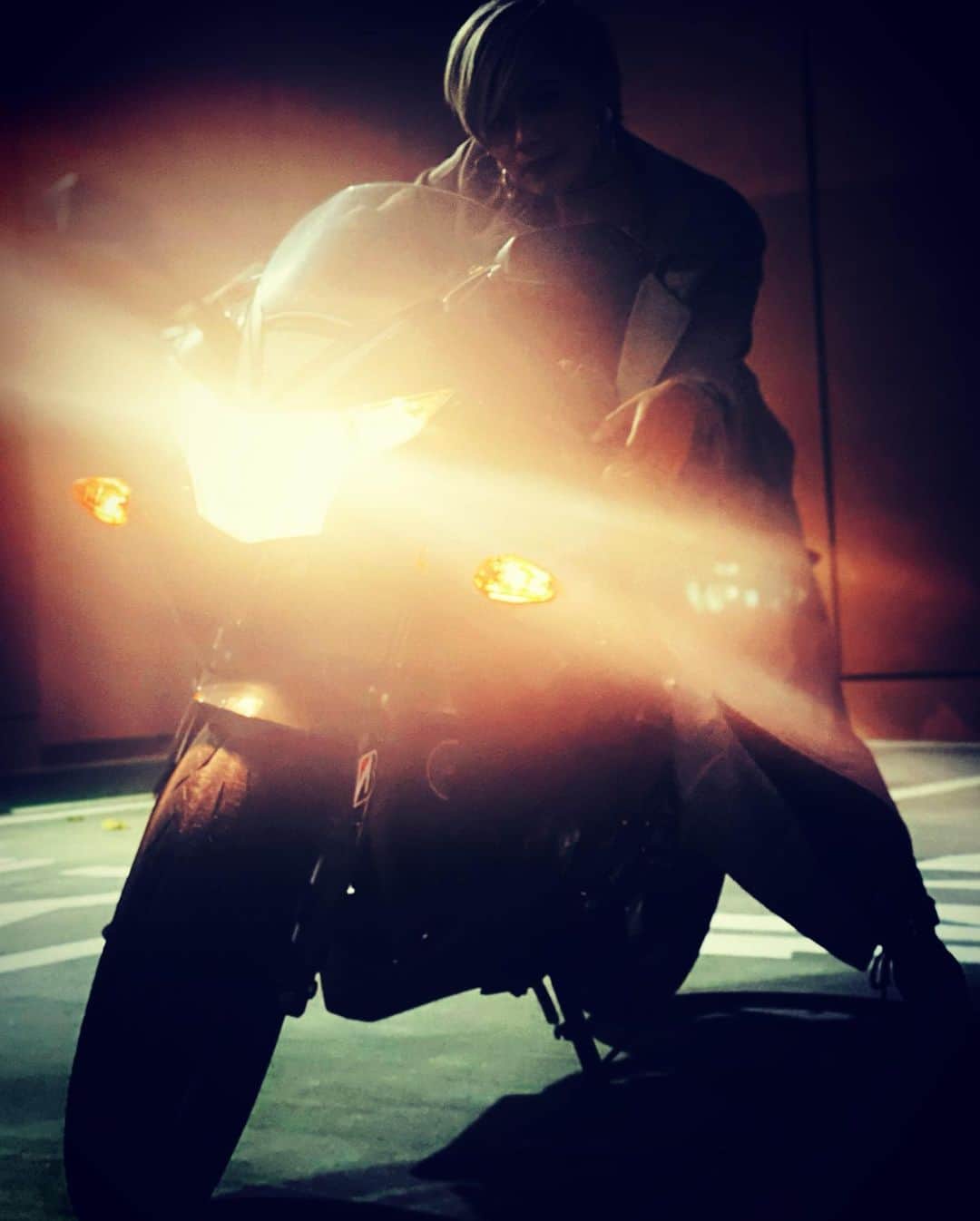 Candy さんのインスタグラム写真 - (Candy Instagram)「どう？イカしてる？😎 乗れそうで乗れないやつw 盗んだバイクで走り出す〜♫行く先も解らぬまま〜♫  #15の夜　#尾崎豊　#イカしてる #乗れないけど  #bike #バイク」2月9日 10時04分 - candyme_miyoann