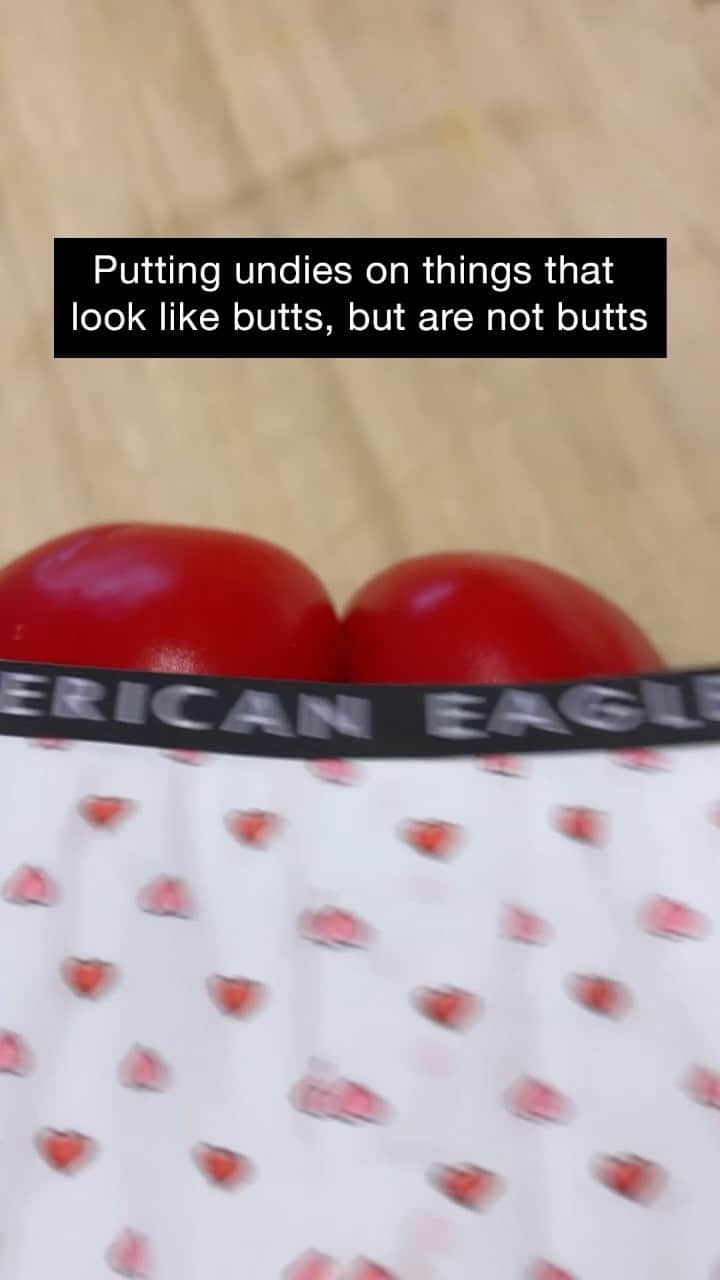 American Eagleのインスタグラム：「Underwear PSA: @rudy_willingham tried putting  #AEUnderwear on things that look like butts but are not butts」