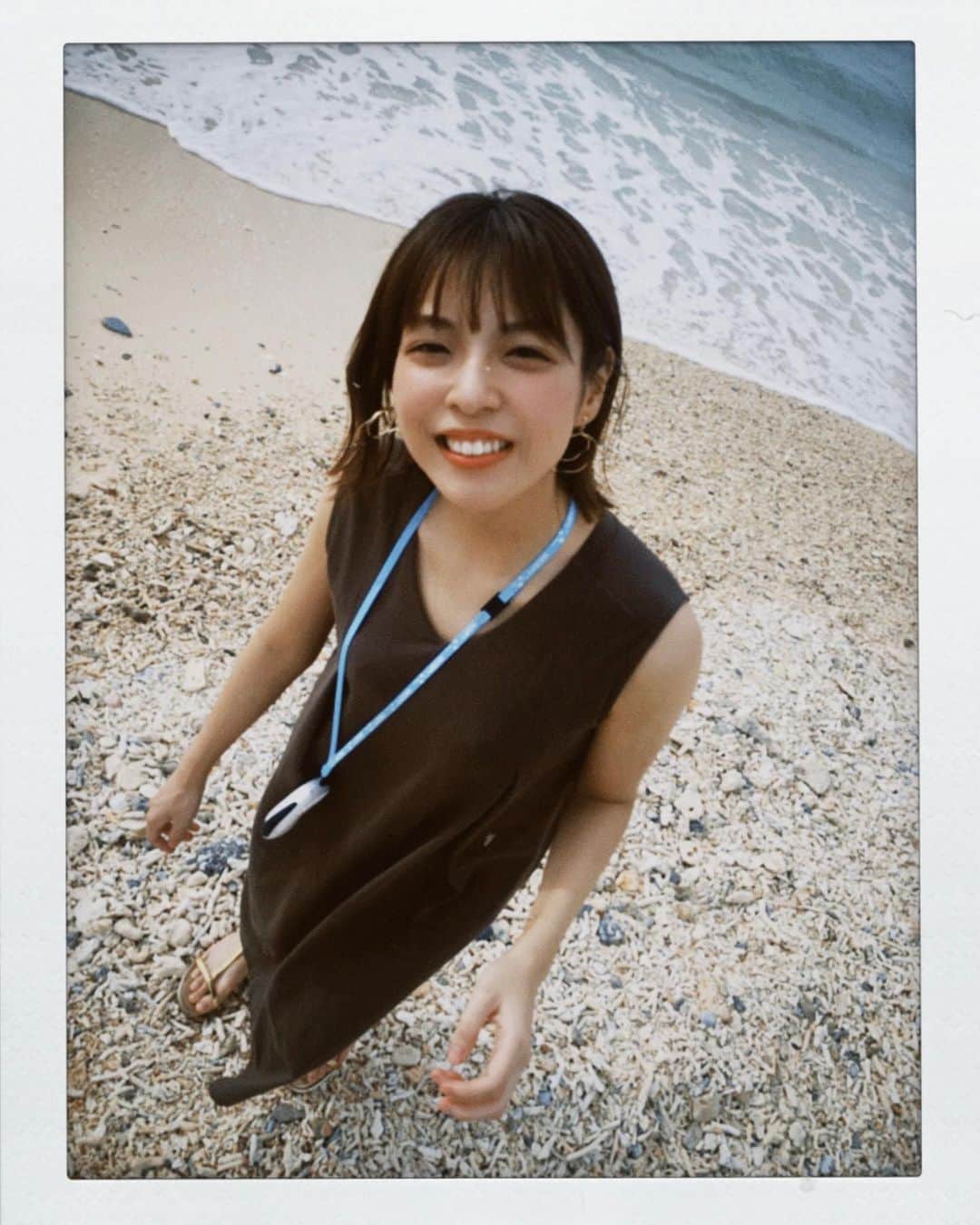 永吉明日香のインスタグラム：「🌞🌻🏄‍♀️🌽🍉👡🐬🌺 #なつよこい」
