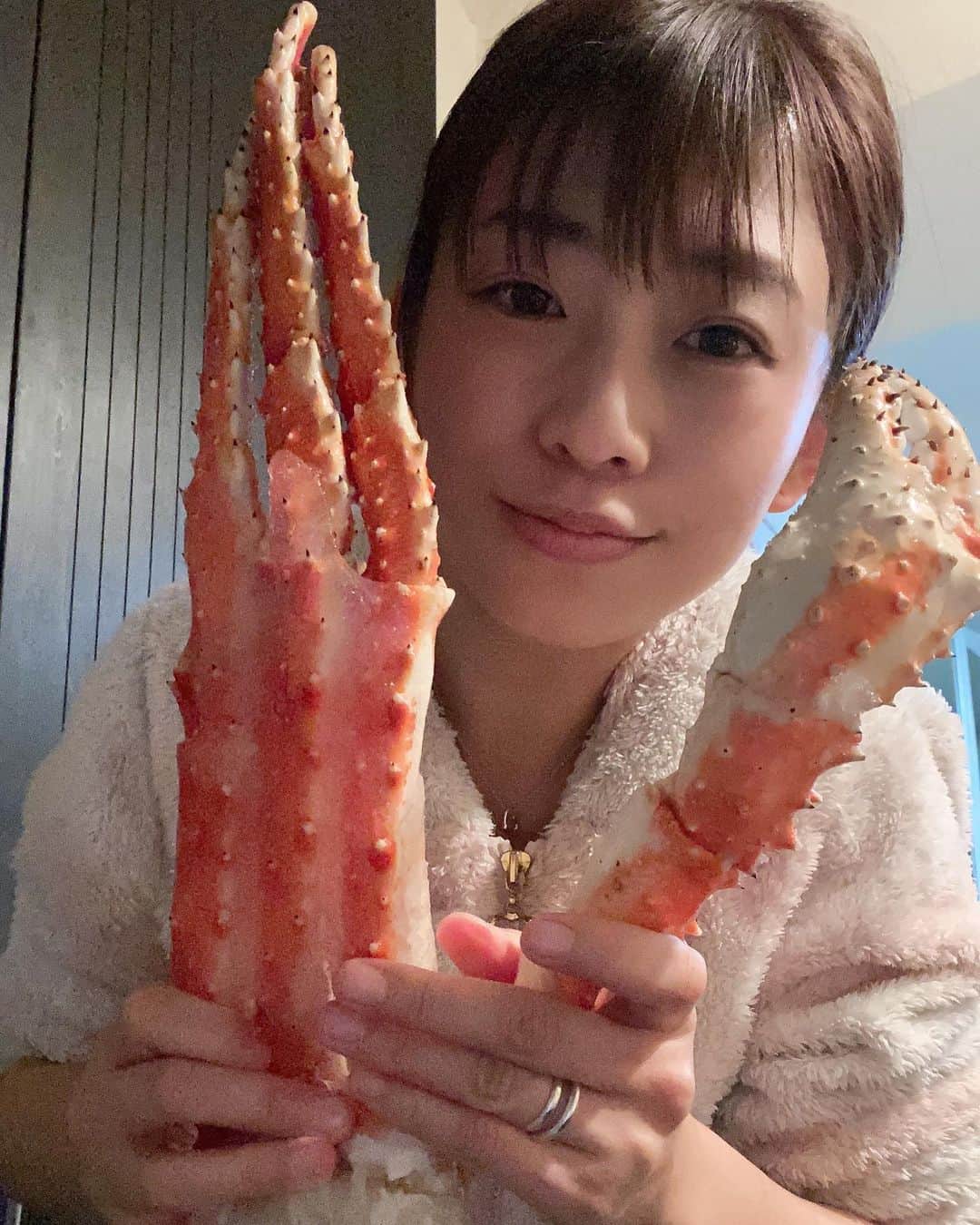 範田紗々さんのインスタグラム写真 - (範田紗々Instagram)「蟹をいただいたので昨夜は蟹鍋🦀」2月9日 10時24分 - handa_sasa