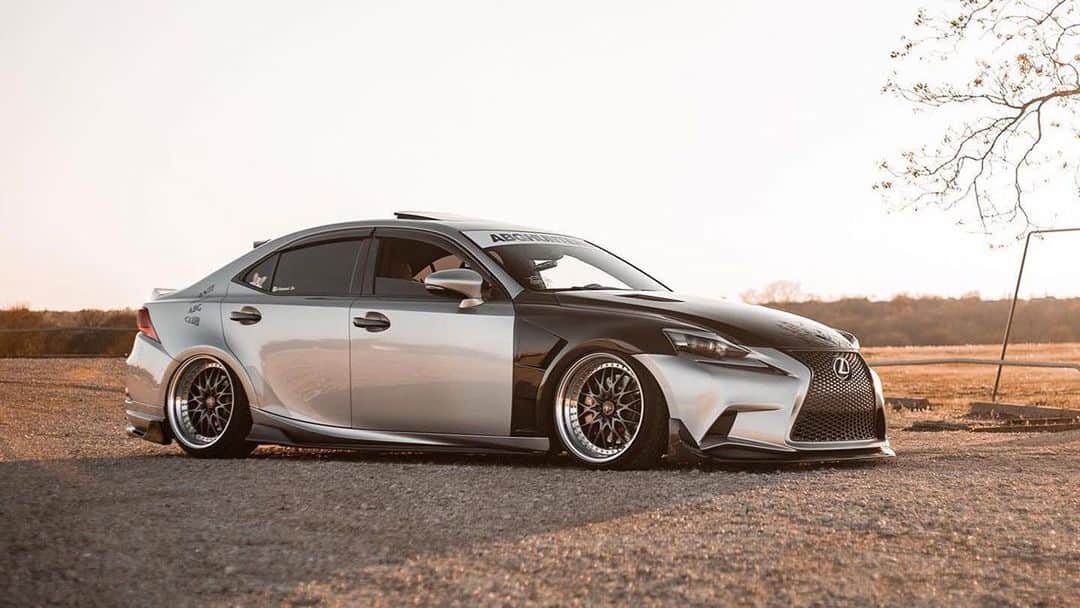 Lexus USAのインスタグラム：「To fans of conventional customs, there’s just not much for you in this post. Thanks for the share, @samurai_3is. See more like this in the #LexusCustom group on Facebook.」