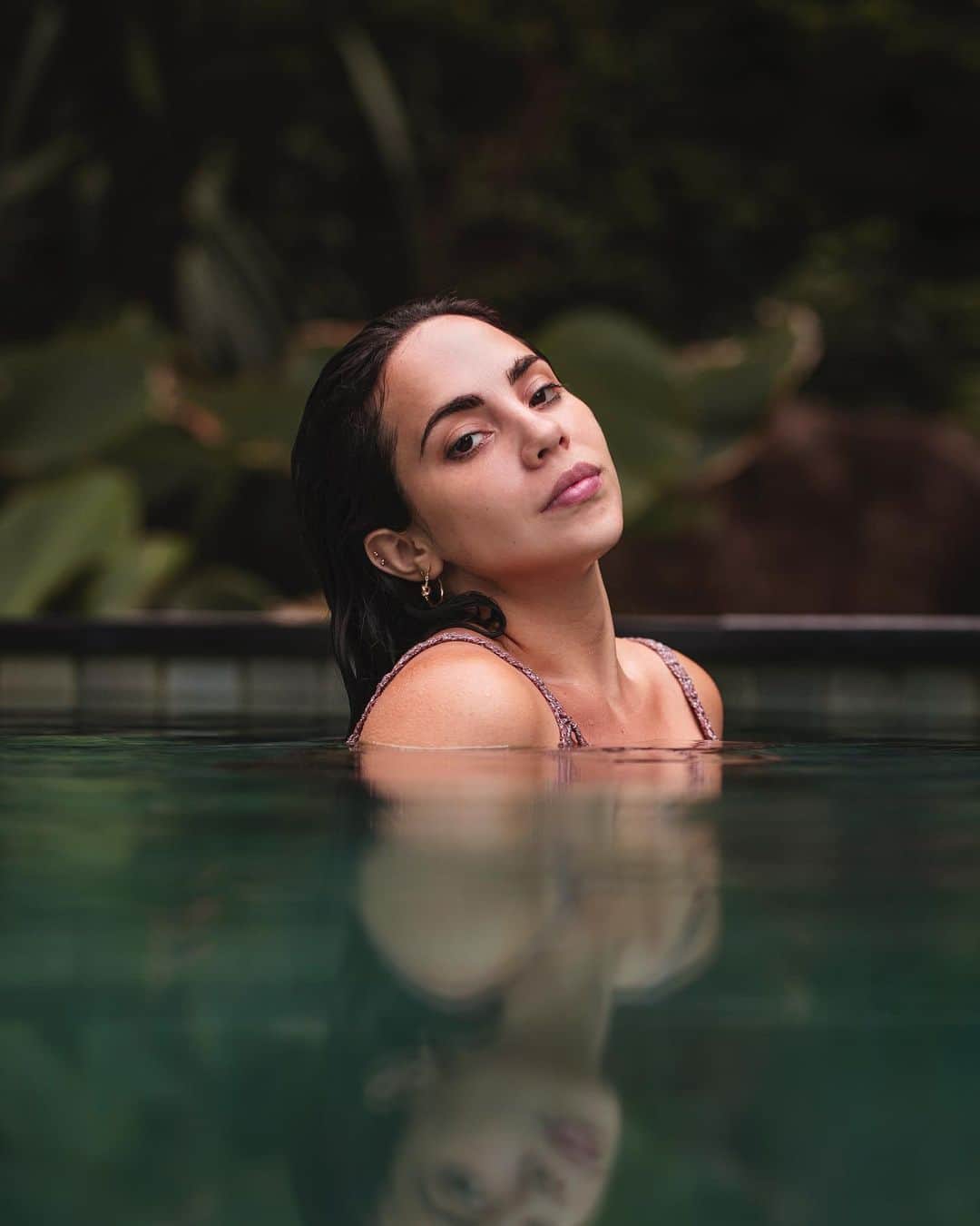 Katy Esquivelのインスタグラム：「El agua siempre es más profunda de lo que refleja 🍃」