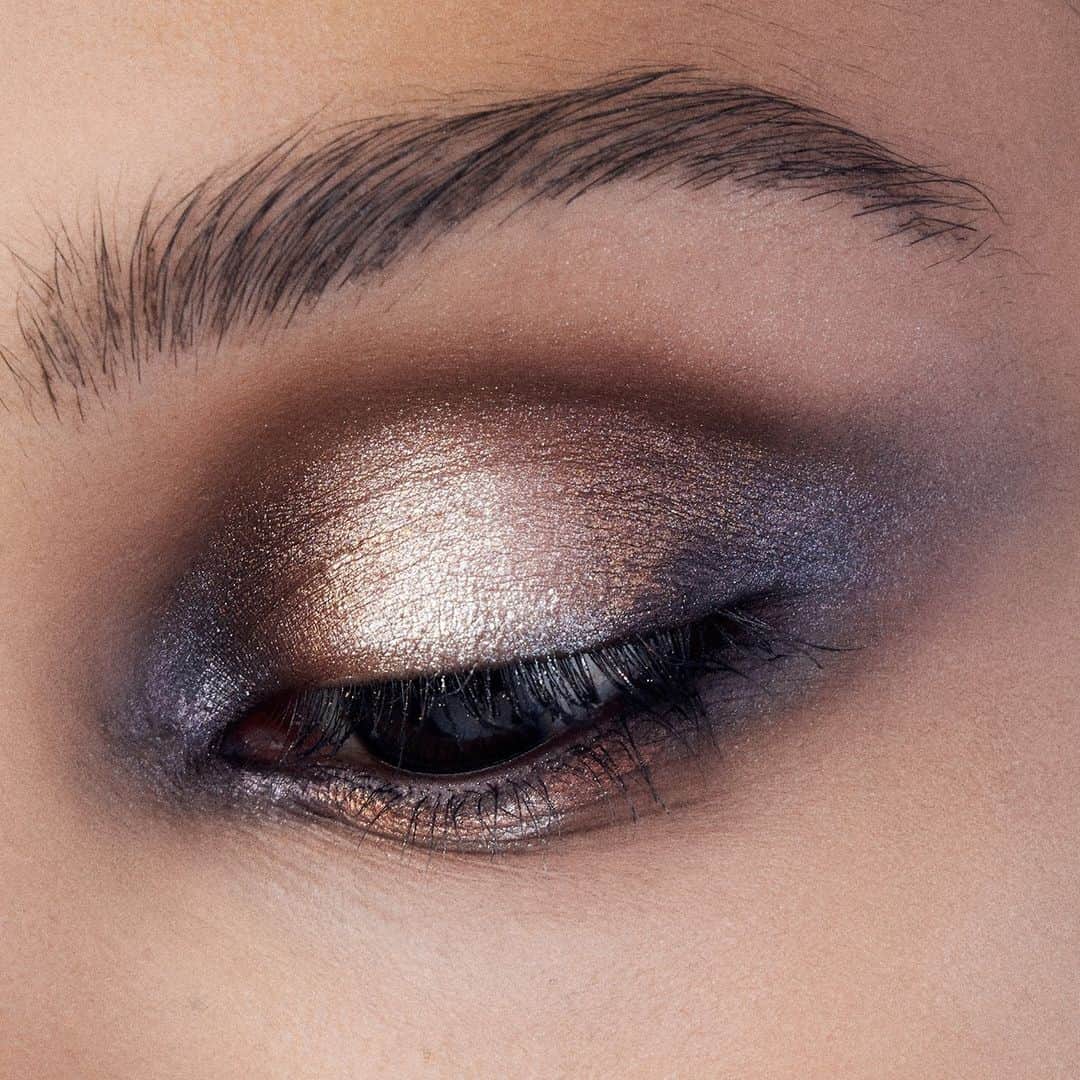 M•A•C Cosmetics Franceさんのインスタグラム写真 - (M•A•C Cosmetics FranceInstagram)「M•A•C - SOLDES 🔥  Beauty alert ‼️ Focus sur le makeup des yeux réalisé par notre Senior Artist @tomsapin avec des produits soldés :  🔥 Palette "Queen Supreme" 🔥 Khôl "Prunella" 🔥 Mascara In Extreme Dimension   Rendez-vous en boutiques et en ligne pour trouver les dernières pépites M•A•C en soldes! 😉   Makeup : @tomsapin Model : @claude.emmanuelle Photo : @brunogasperini Hair: @aurore_lebacle  #MACCosmetics #MACCosmeticsFrance #makeup #MACSoldes」2月9日 16時00分 - maccosmeticsfrance