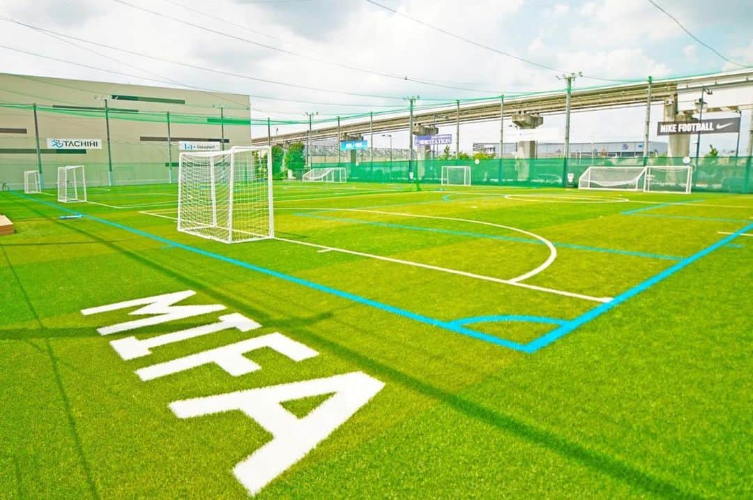 Space Marketのインスタグラム：「【MIFA Football Park 立川】 最近あまり運動してないな……と感じている方も多いのではないでしょうか？スペースマーケットでは、スポーツ施設を丸ごと貸切で利用することができます🏃‍♀️！  音楽とフットボールによるコミュニケーションの創造をコンセプトとした新しいフットボールパーク。フットサルコート3面完備⚽️シャワールームやラウンジスペースもご利用いただけます☕️  #スペースマーケット #スペマ #スペースマーケット東京 #spacemarket #運動不足解消 #スポーツ女子 #貸切スポーツ #運動施設 #リフレッシュ #フットボールパーク #ジム #フットサル #トレーニング #フットサルコート #プライベートジム #人工芝 #体を動かす #ダンス #エクササイズ #ダンス動画 #暮らしを楽しむ #training #女子会 #フィットネス #fitgirl #body #gym #futsal #トレーニング好きな人と繋がりたい #soccer」