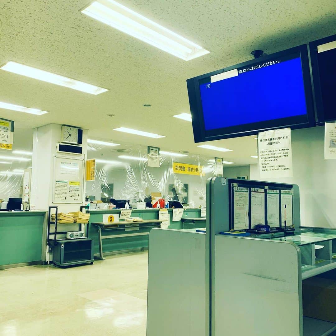 藤沢文翁さんのインスタグラム写真 - (藤沢文翁Instagram)「法務局なう 登記簿取りに来てます。 今日は一日社長業。。。🖋」2月9日 10時41分 - fujisawabun_o