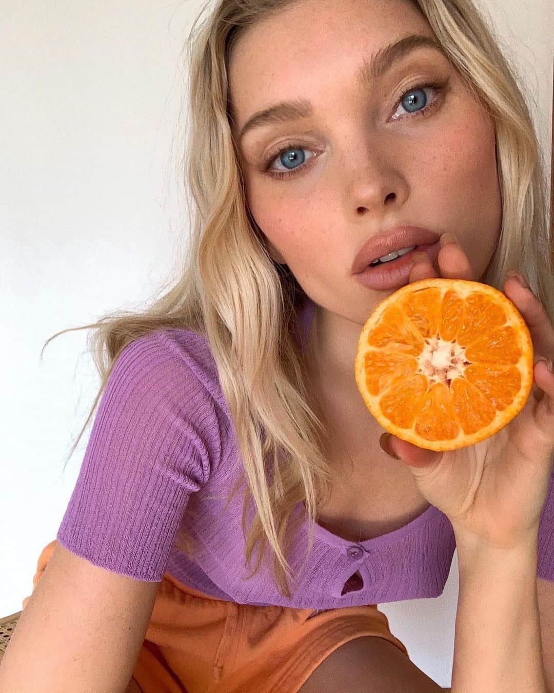Vogue Australiaさんのインスタグラム写真 - (Vogue AustraliaInstagram)「"An antioxidant serum such as vitamin C is a non-negotiable in any skincare routine, regardless of age, concern or skin type," #skincare guru @melaniegrantskin tells Vogue. If you don't have a vitamin C product in your skincare routine, it's time to get better acquainted. At the link in bio, we explain what it does, why you need it, and introduce you to the best to shop now 🍊⁣ ⁣ 📷 @hoskelsa」2月9日 11時00分 - vogueaustralia