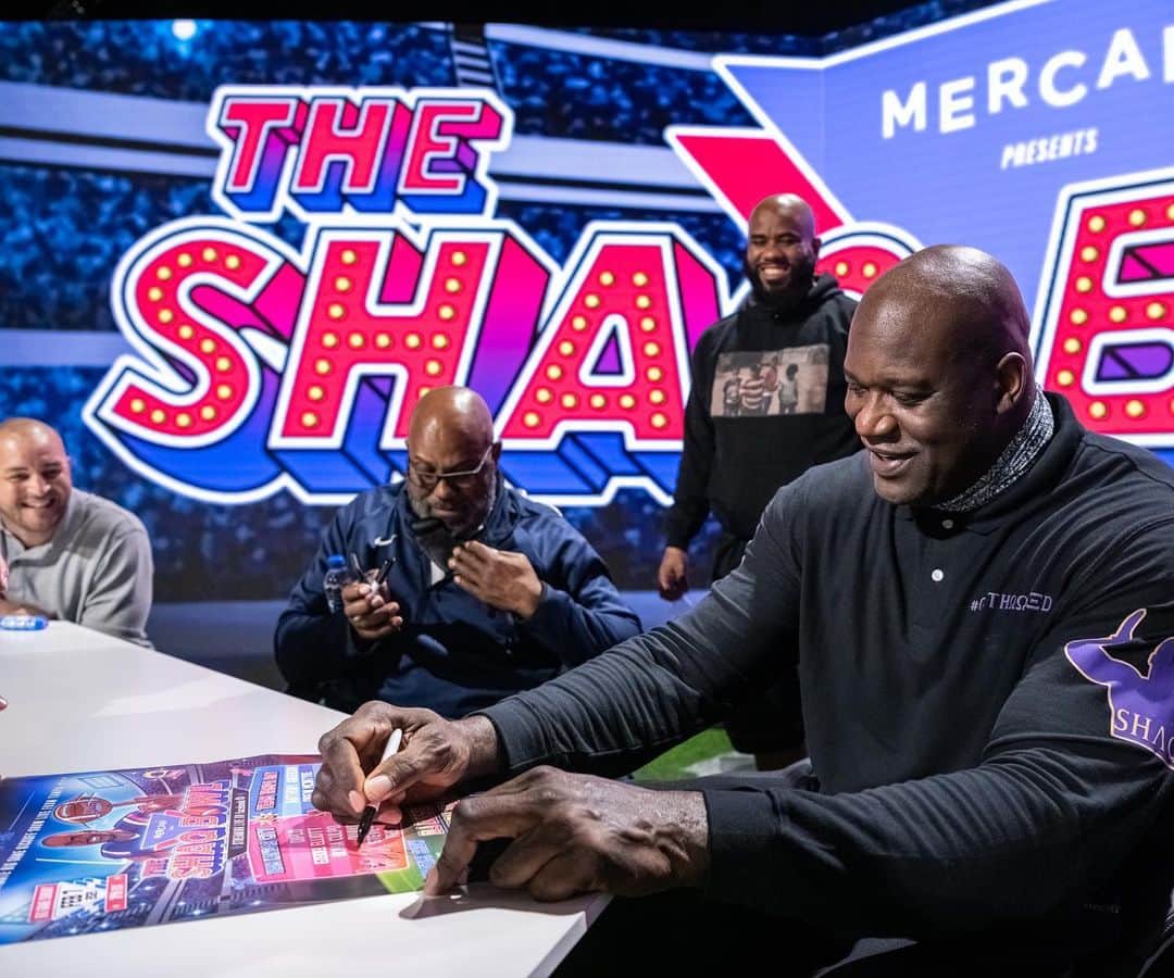 Mercariさんのインスタグラム写真 - (MercariInstagram)「Thanks for tuning in to the SHAQ Bowl yesterday! We had a blast. There are just a couple of listings left in the SHAQ Bowl Shop, so be sure to check out the limited merch linked in our story.」2月9日 11時04分 - mercari