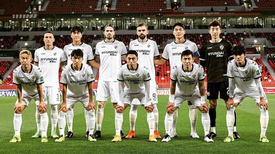 ジェイソン・デイビッドソンのインスタグラム：「FIFA CLUB WORLD CUP QATAR ⚽️ 🏟 #fifaclubworldcup #ulsanhyundai」