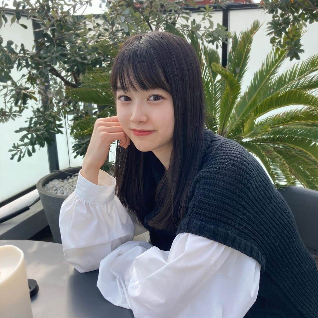 山田瑠々のインスタグラム：「晴れ！！！  #キメちゃってる #この時の頭の中 #眠い」