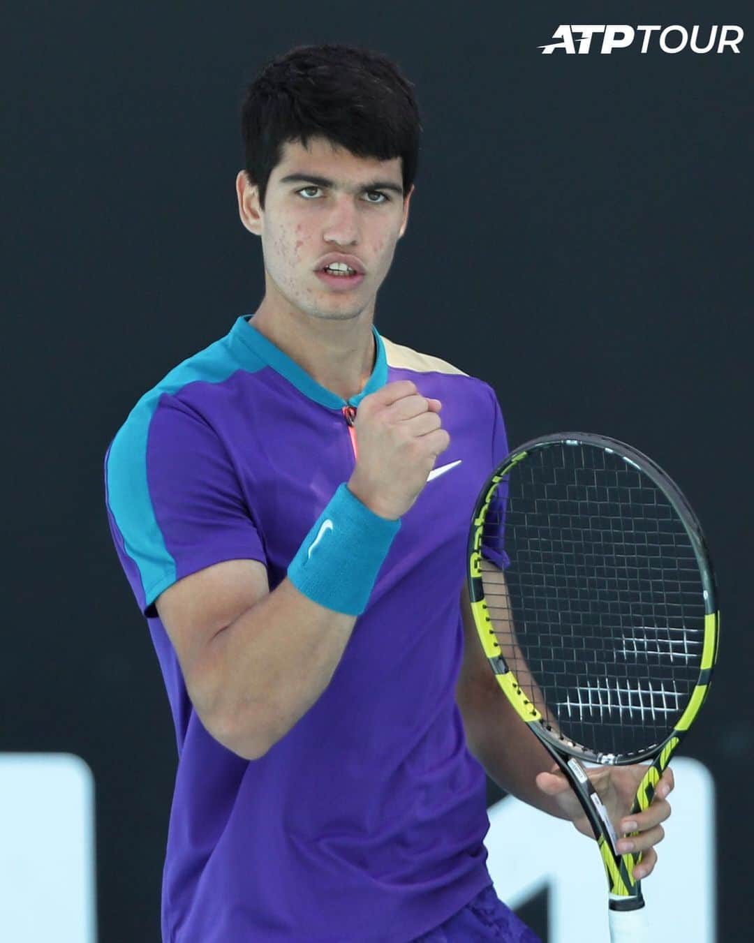 ATP World Tourさんのインスタグラム写真 - (ATP World TourInstagram)「17 years old. First Grand Slam match win 👀 What a moment for @carlitosalcarazz! #AusOpen」2月9日 11時26分 - atptour