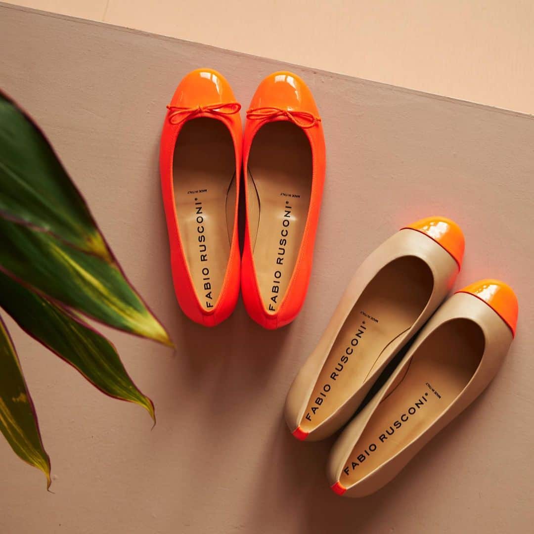 ファビオ ルスコーニさんのインスタグラム写真 - (ファビオ ルスコーニInstagram)「NEON color 🍊🍋🥝  2021SS NEW COLLECTION  #fabiorusconi#pumps#flatshoes#shoes#madeinitaly#fashion#neoncolor#ladiesshoes#ファビオルスコーニ」2月9日 11時29分 - fabiorusconi_japan