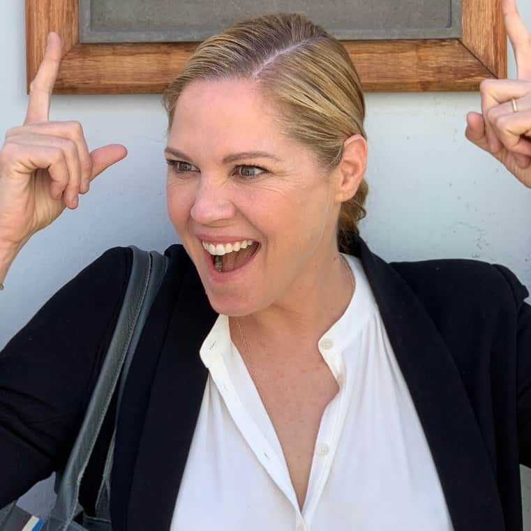 ダン・ブカティンスキーのインスタグラム：「Happy Birthday to the beautiful and talented whip-smart, fierce and funny - my sister from another mister - the life of every party and godmother to my kids - my BFF @marycmccormack!  Love you Mary!!❤️❤️❤️」
