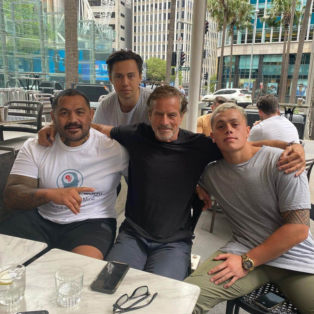 マーク・ハントのインスタグラム：「Thanks for the time today Bruv @mark_bouris @calebpopatahunt  @juggernautmarkhunt 🤙🤙🤙」