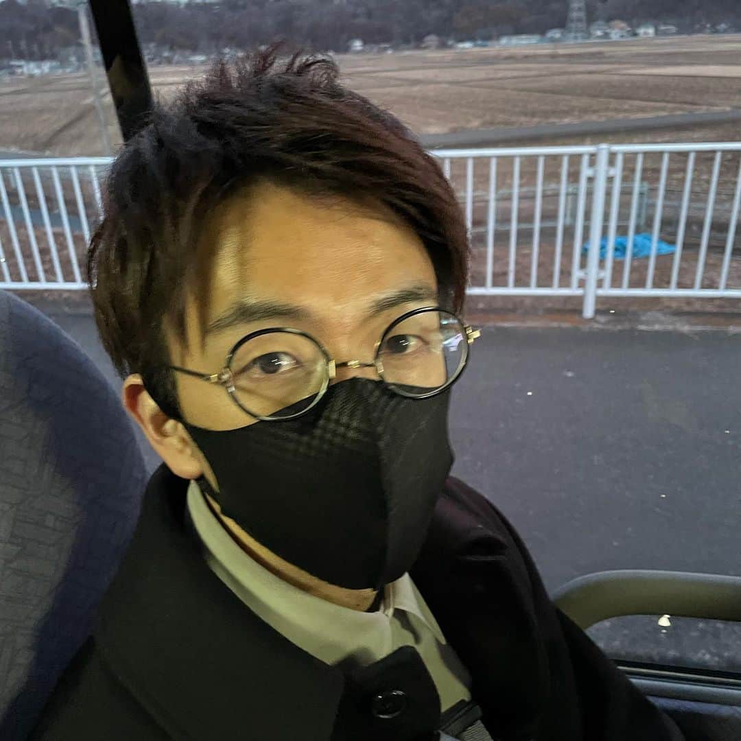東野幸治のインスタグラム：「ヤバいよ！ いつ放送かわからないけど 旅猿のロケにコマンダンテ石井軍曹がやって来たよ！ 色々叱られたよ！ 一生懸命笑かそうと頑張ったけど、石井軍曹の顔は笑顔だけど笑い声は聞こえなかった。もっと頑張ろう！」