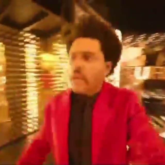 マーケス・ブラウンリーのインスタグラム：「Looking for the charger when the battery hits 1% 😅」