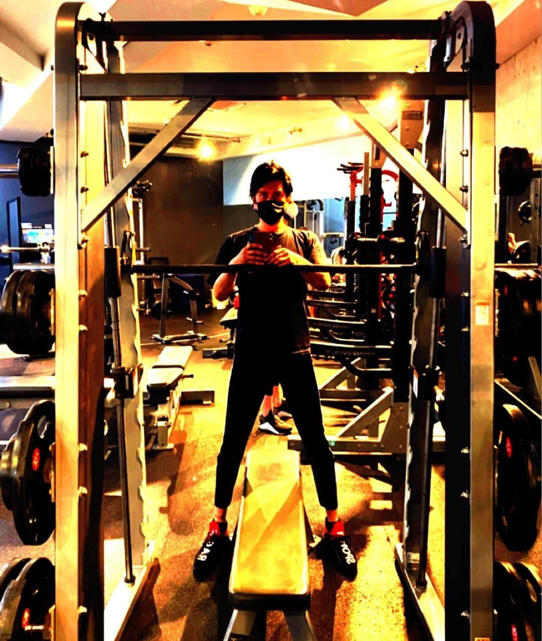 川崎麻世さんのインスタグラム写真 - (川崎麻世Instagram)「たこ焼き食べたいから、またジムでトレーニング💦 それかいな😂 年齢と共に痩せにくい体質になってるから、トレーニングしないとやばいよ🤣 頑張りま〜しゅ😆  #ジム通い #痩せにくい #やらなきゃ意味ない #頑張る #川﨑麻世 #川崎麻世」2月9日 11時58分 - mayokawasaki