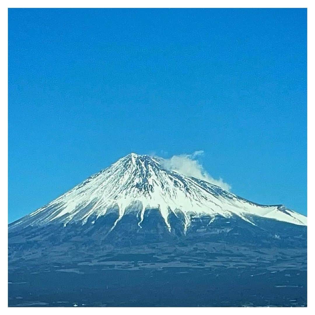 さだまさしさんのインスタグラム写真 - (さだまさしInstagram)「今日の富士山🗻 . #富士山 #さだまさし #sadamasashi」2月9日 12時06分 - sada_masashi