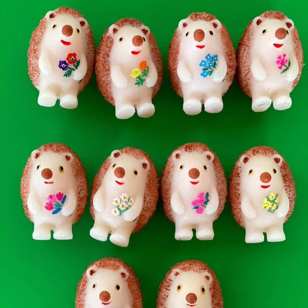 北岸由美のインスタグラム：「#みずほ百貨店 の作品が、パルコのオンラインストアでご覧いただけるようになりました！ハリネズミたちも並んでおります。  オンラインでのお取り扱いは2/13(土)21時まで。 @emzedeych さんとたくさんのクリエイターさんとのコラボアイテムがご覧いただけます！ぜひチェックしてみてくださk🕯  #みずほ百貨店 2021年2月3日(水)〜2月14日(日) 場所:渋谷PRCO ５階 東京都渋谷区宇田川町15-1 11:00 ~ 20:00  ※ 現段階では営業時間短縮で20時までですが、変更になる可能性もあるかと思います」