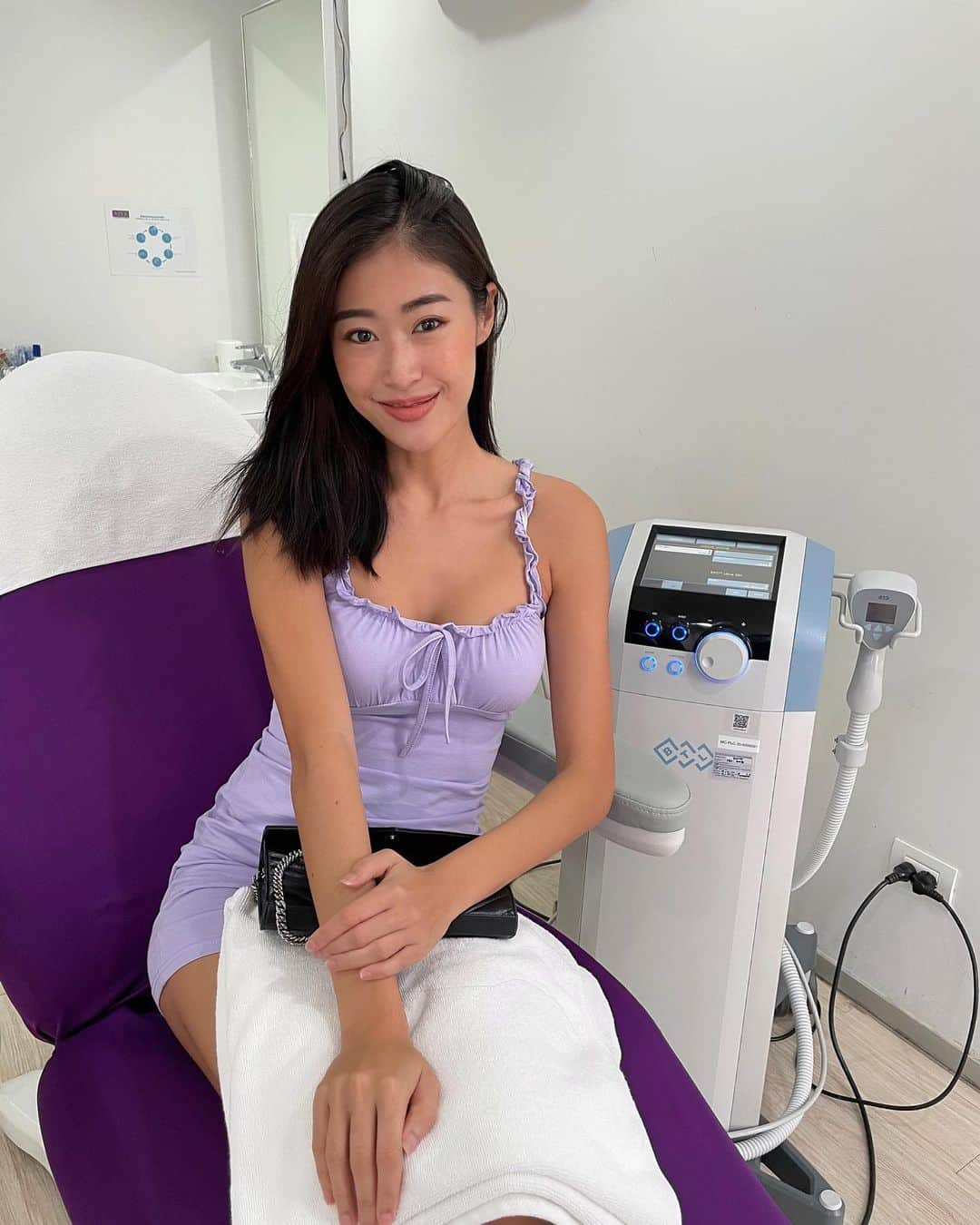 イプシー・キーラティさんのインスタグラム写真 - (イプシー・キーラティInstagram)「💜 วันนี้มาลองทำ exilis laser ฟื้นฟูผิว กระตุ้นคอลลาเจน อุ่นๆสบายหน้า ไม่เจ็บเลยค้าบ~ 😊 #ExilisApex #exilis #ExilisApexSlim @apex_beauty @apexslim」2月9日 12時14分 - gypsykeerati