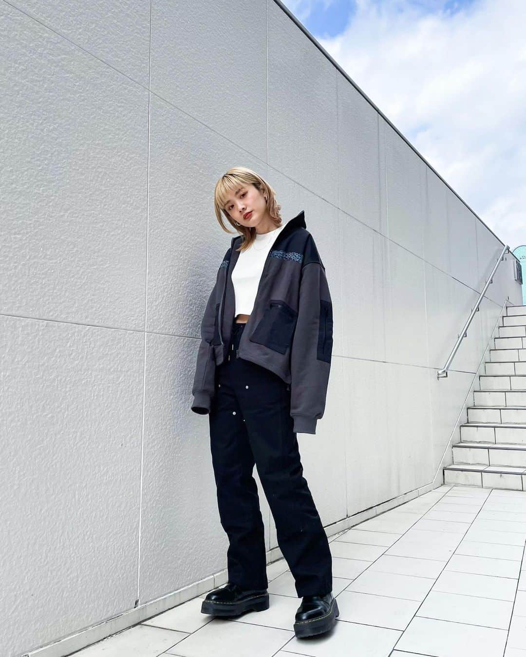 XGIRL_ootdのインスタグラム：「#xgirl_ootd @miiharuka 162cm X-girl UMEDA STAFF ・ ------------------------------ ・ ▪️SWEAT × NYLON JACKET ￥14,000＋tax ▪️FACE COMPACT S/S TEE ￥5,000＋tax ▪️DUCK WORK PANTS ￥12,000＋tax ・ -------------------------------- #xgirl #xgirljp #xgirlus」
