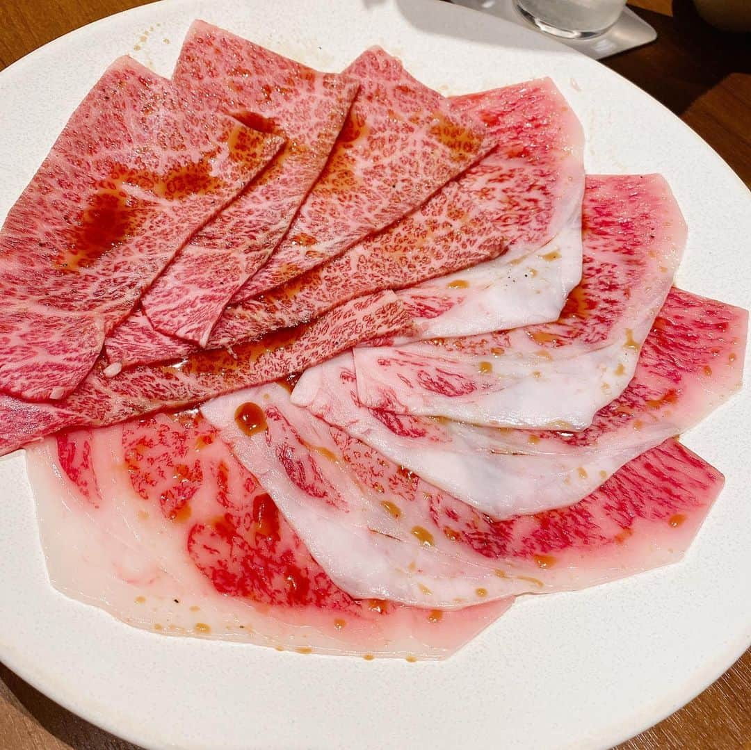 佳苗るかさんのインスタグラム写真 - (佳苗るかInstagram)「焼肉うしごろ表参道店さん @ushigoro_yakiniku  に皆と行ってきた☺️💗 凄く美味しくて幸せでした❤️  #うしごろ表参道 #うしごろ #肉　　#焼肉 #女子会 #女子会コーデ」2月9日 12時34分 - ruka_kanae