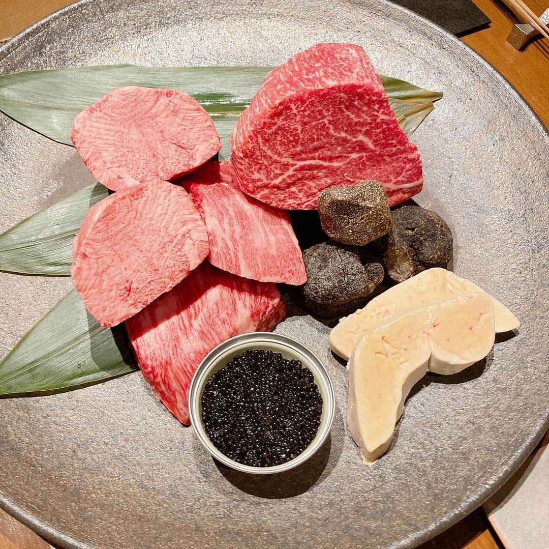 佳苗るかさんのインスタグラム写真 - (佳苗るかInstagram)「焼肉うしごろ表参道店さん @ushigoro_yakiniku  に皆と行ってきた☺️💗 凄く美味しくて幸せでした❤️  #うしごろ表参道 #うしごろ #肉　　#焼肉 #女子会 #女子会コーデ」2月9日 12時34分 - ruka_kanae