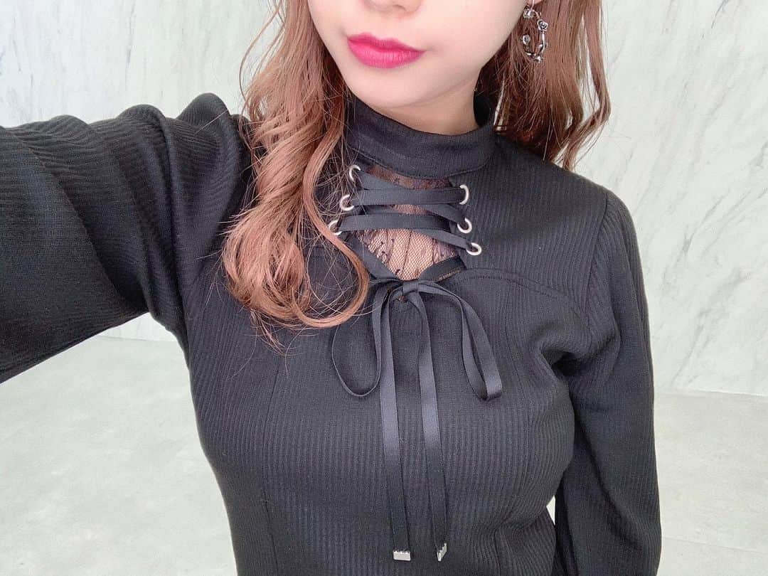 EATMEのインスタグラム：「2.9 update... #EATME #FEBRUARY  #NEW #ITEM . TOP画面のURLからEATME WEB  STOREをCHECK▶︎▶︎▶︎ @eatme_japan . 🌹レースアップリブトップ ¥7,250(＋tax) BLK.BLU.CRM ☑︎FREE ※2.9発売予定 . #EATME_CODE #eatmejapan #イートミー」