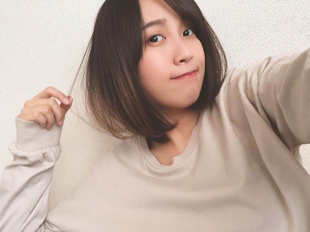 川又咲のインスタグラム：「. . 真昼間からお風呂につかる贅沢🛁  海の中でもiPhoneで写真が撮れるように防水ケース買って、なおかつ水深30メートルまで大丈夫🙆‍♀️って書いてあったんです。  お風呂で試してみたら、水の中だと全然指を感知してくれなくて嘆いてます🤯 写真撮れないじゃんってふてくされてます😦 また違うの探そっ . . #me #selfie #sea #fun #actress #ファインダー越しの私の世界 #写真好きな人と繋がりたい #photo」